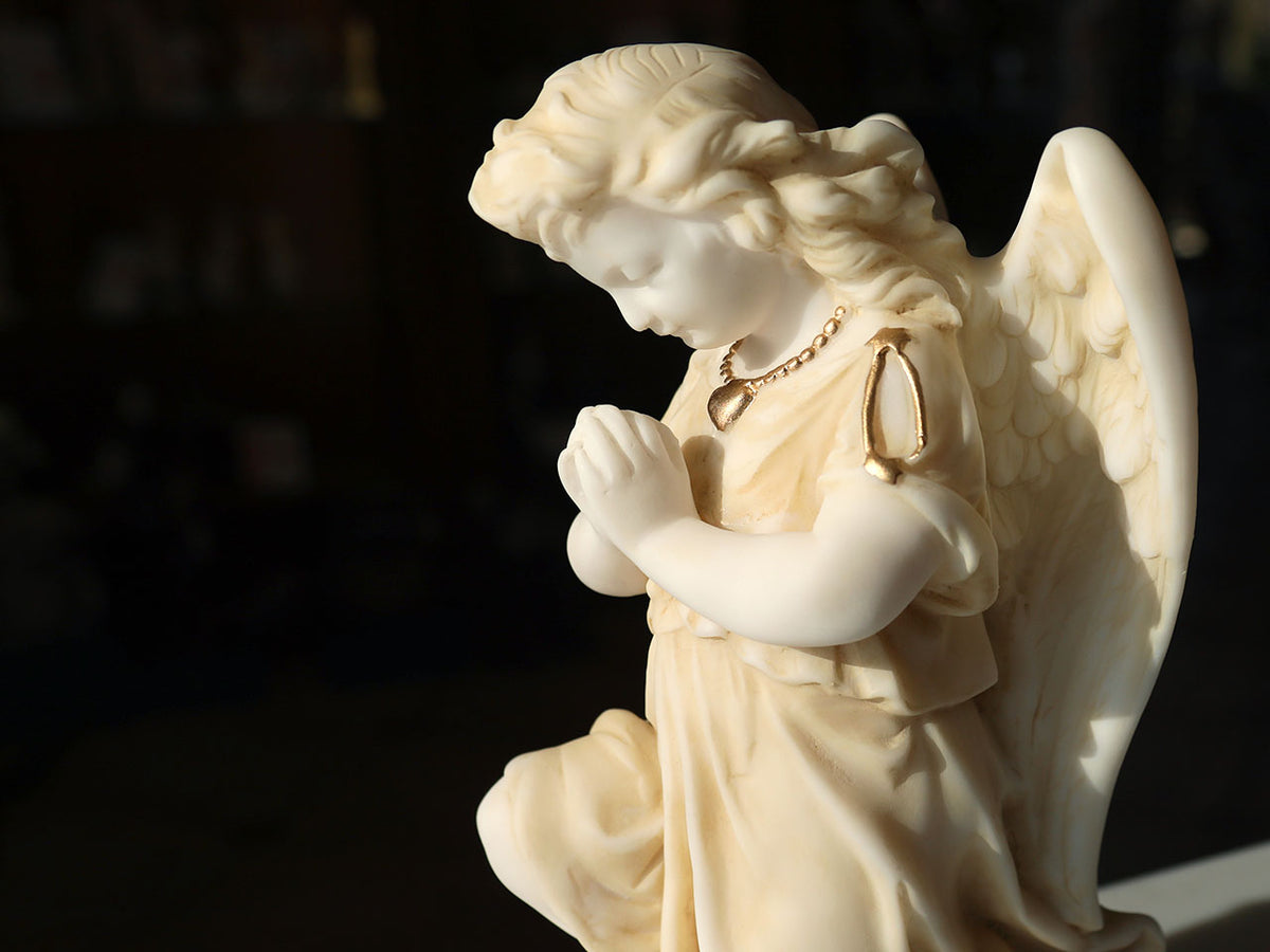 Betender Engel aus Alabaster - Alabasterfigur 25cm mit Möglichkeit zur Personalisierung durch Gravur