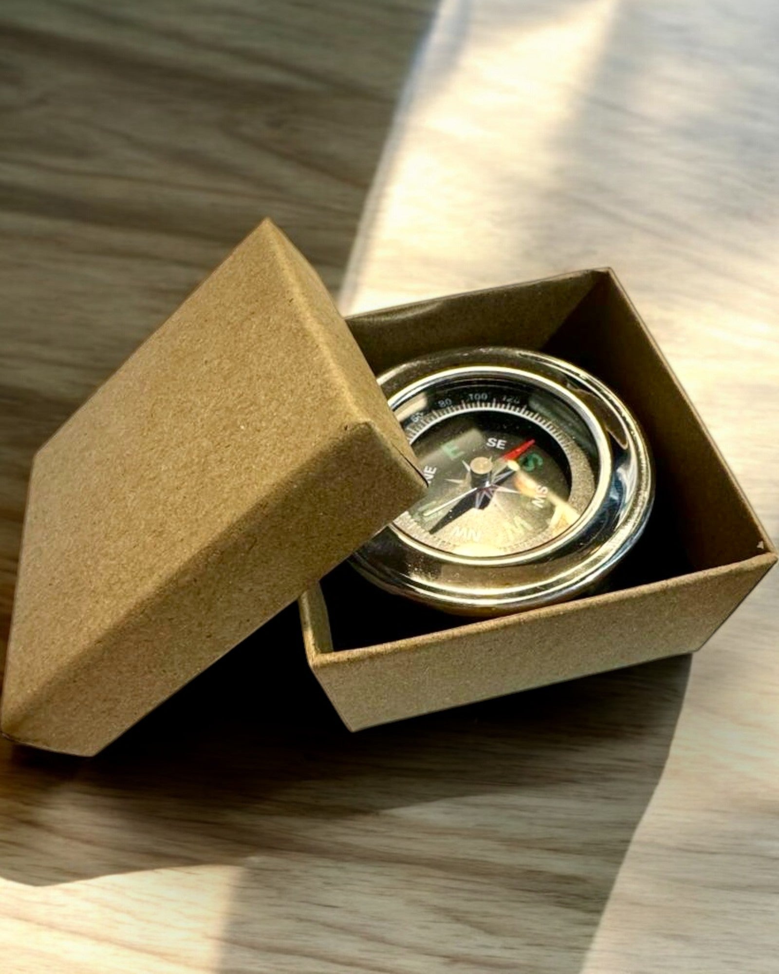 Kompass aus Edelstahl – Wasserdicht und personalisiert