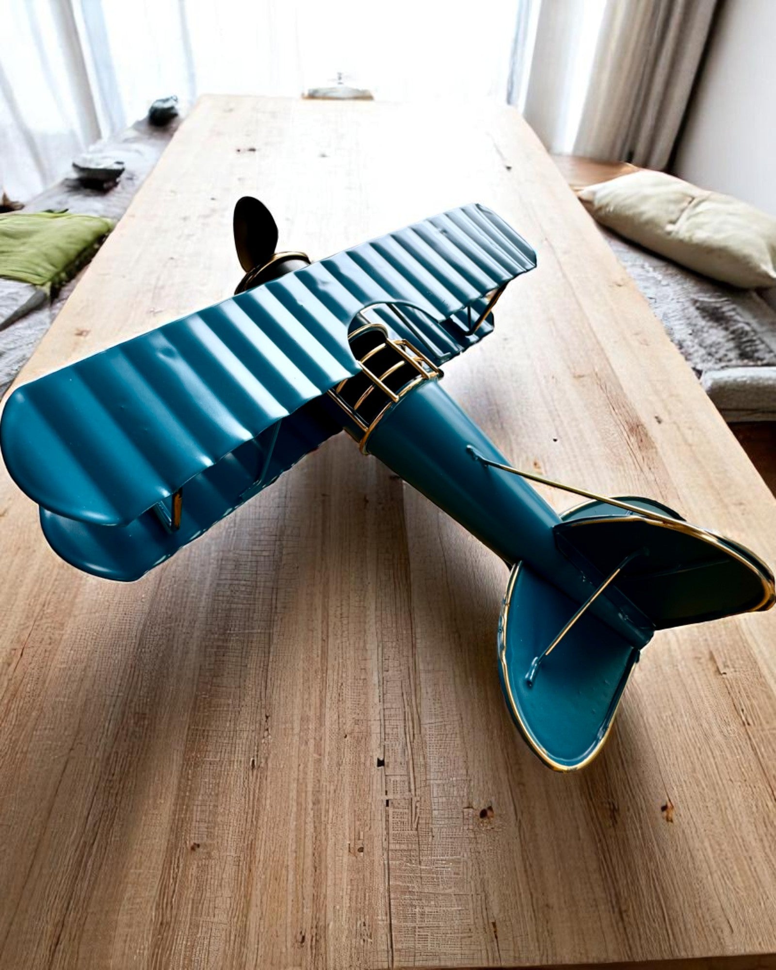 Metallmodellflugzeug Blue Baron – retro, als Geschenk, mit Gravuroption