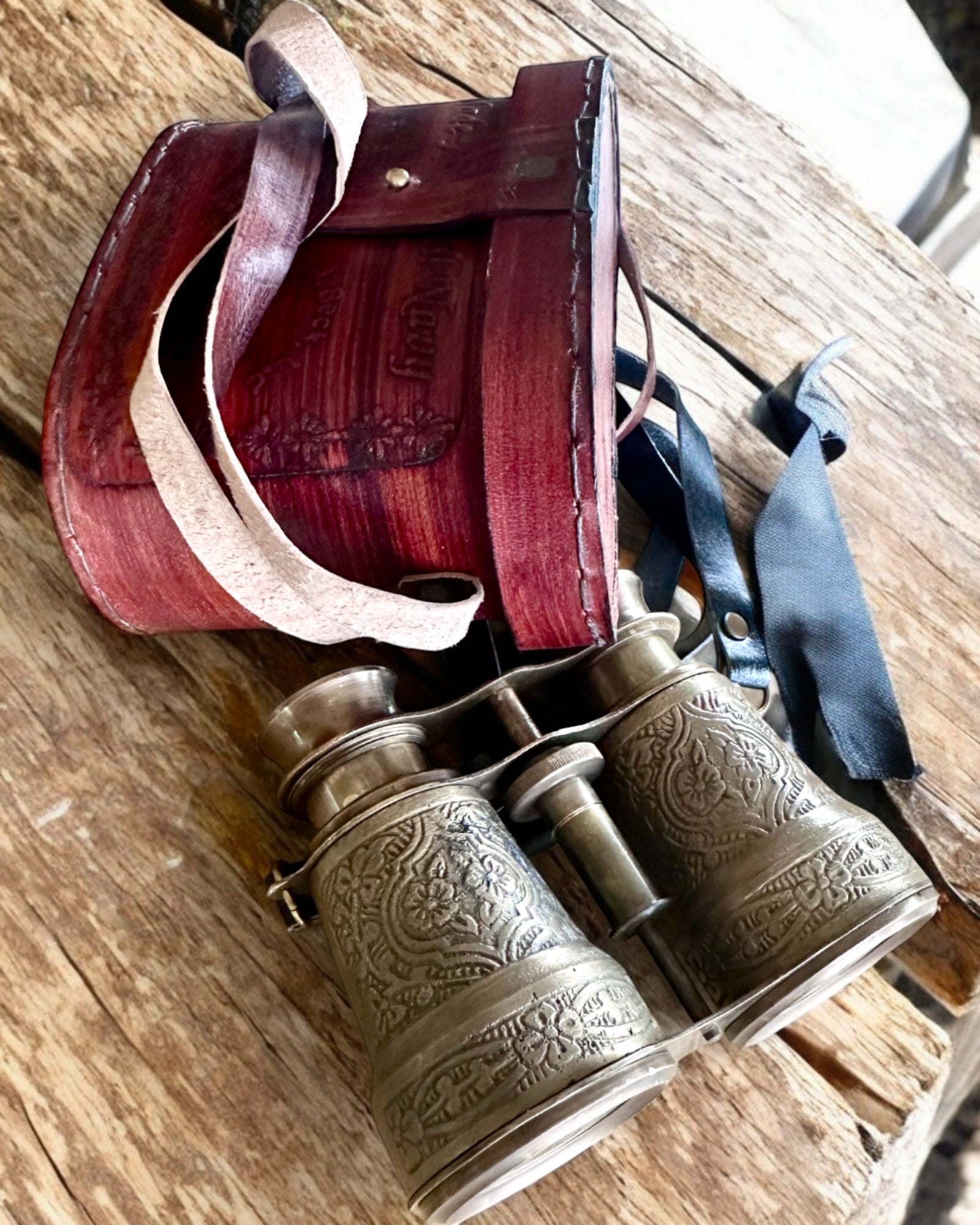 Fernglas mit Ledertasche Victorian's Eye, 11 cm Messing, Handverziert, Personalisierung mit Gravur als Geschenk