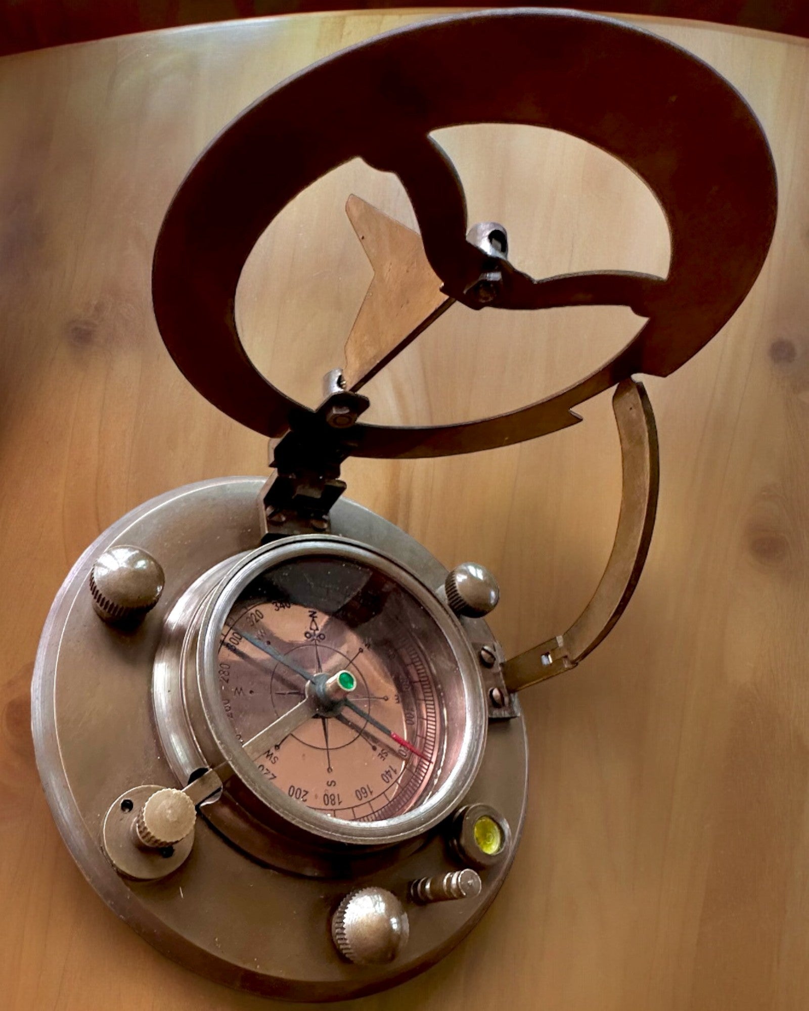 Kapitänekompass „Odkrywca 2“ - Möglichkeit zur Personalisierung mit Gravur als Geschenk, 2 Farbvarianten zur Auswahl