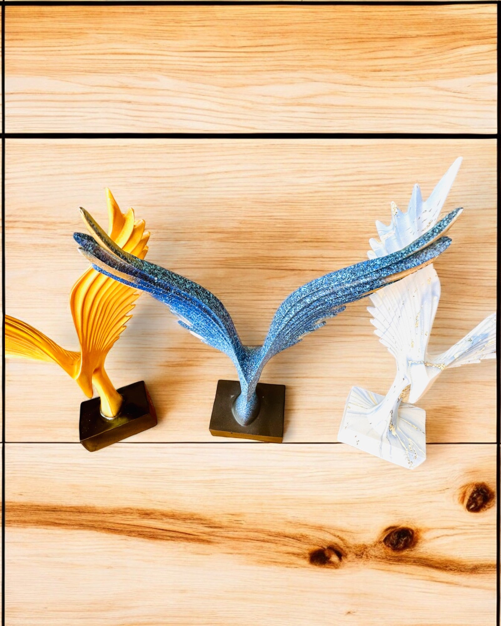 Elegante Engelsflügel-Figur 33 cm hoch – "Geflügelte Wächter", personalisierbar mit Gravur als Geschenk, Personalisierung, 3 Farbvarianten