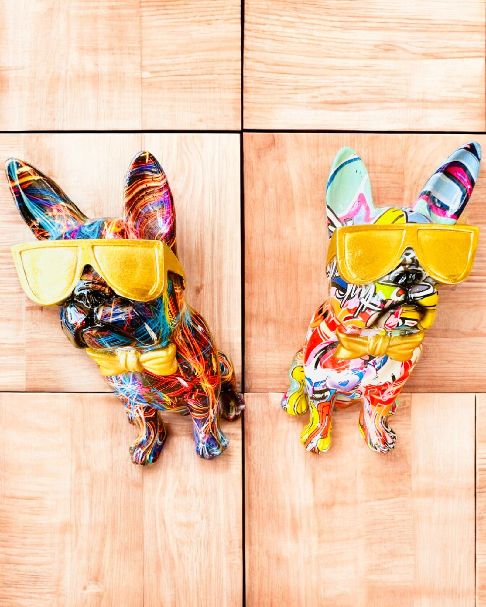 Bunter Bulldogge mit Brille - Einzigartige Innendekoration, dekorative Figur als Geschenk, Personalisierung mit Gravur