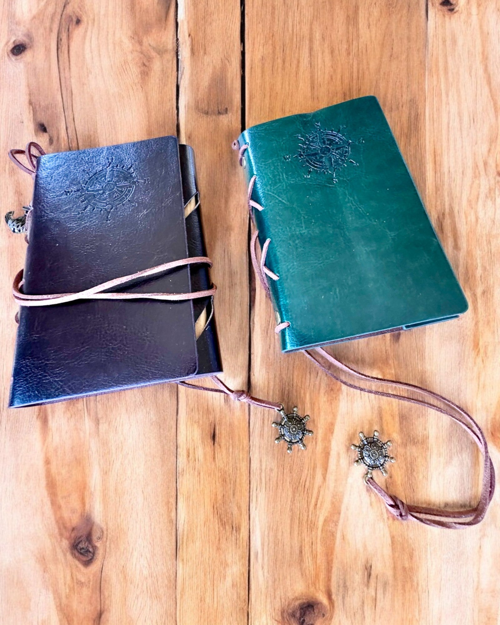 Vintage Segelnotizbuch A6 oder A7 Größe - mit Kompassmotiv und gelagerten Seiten - Erhältlich in verschiedenen Farbvarianten, Gravur möglich