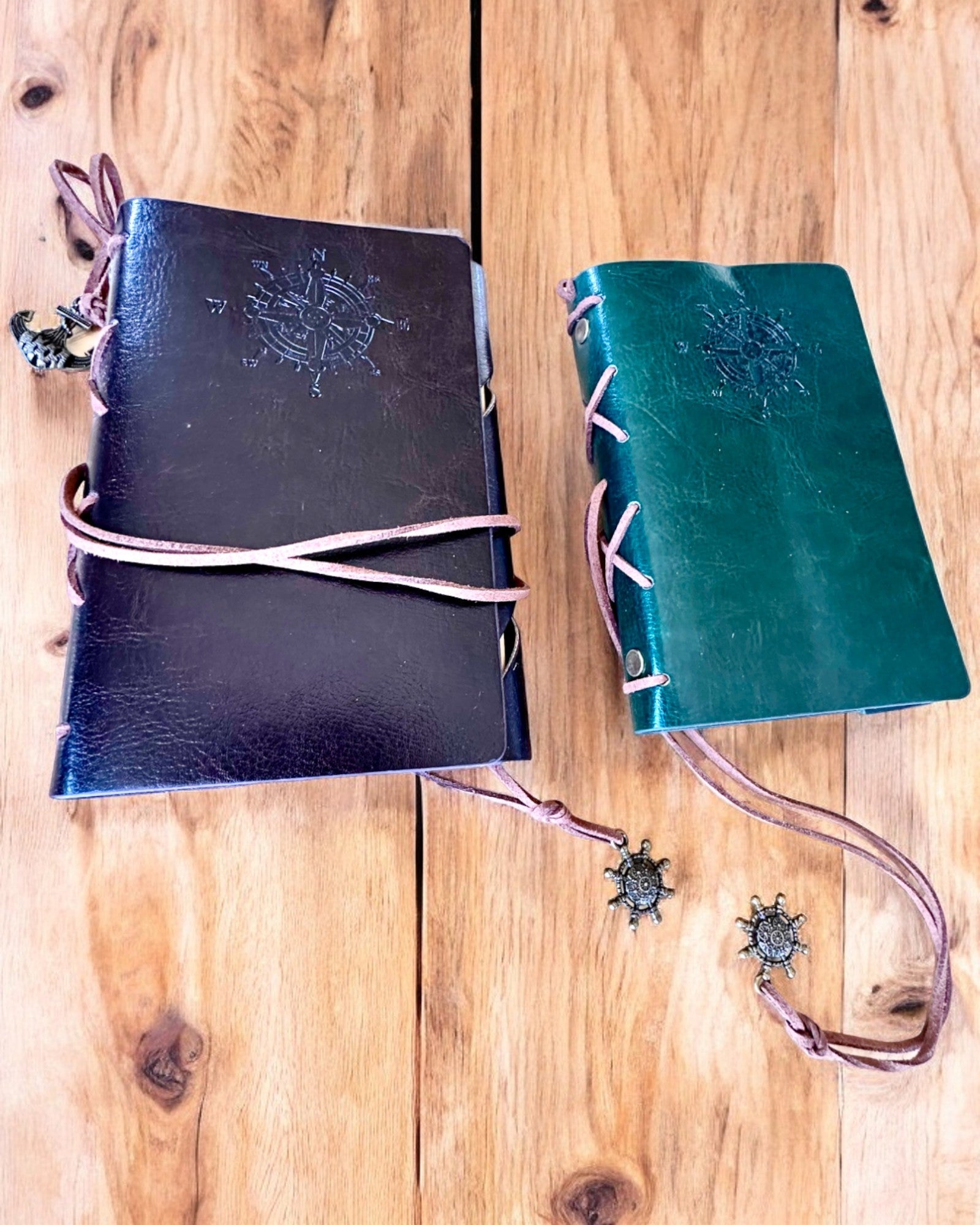 Vintage Segelnotizbuch A6 oder A7 Größe - mit Kompassmotiv und gelagerten Seiten - Erhältlich in verschiedenen Farbvarianten, Gravur möglich