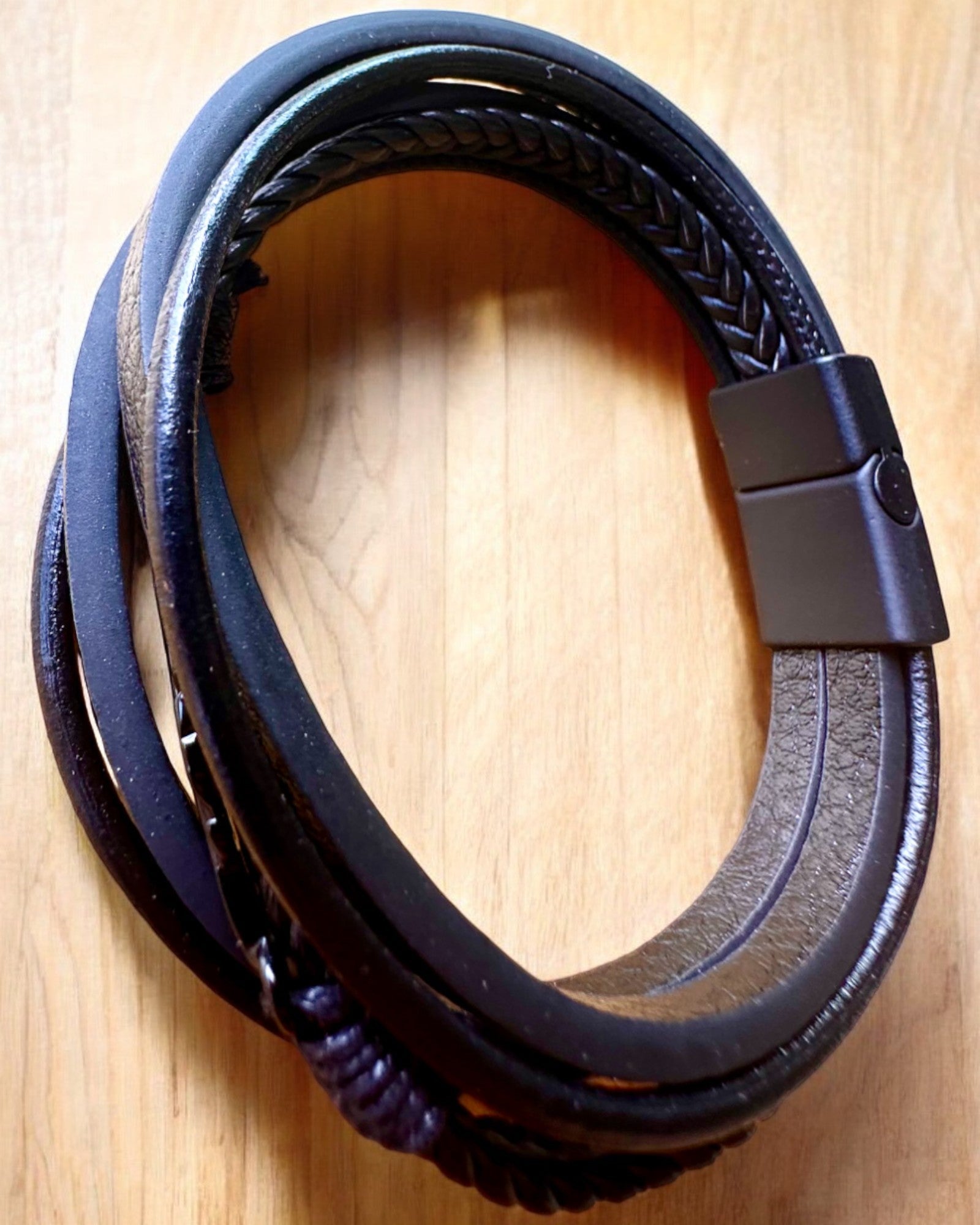 Armband "Orzeł" mit Gravuroption, 3 Farbvarianten