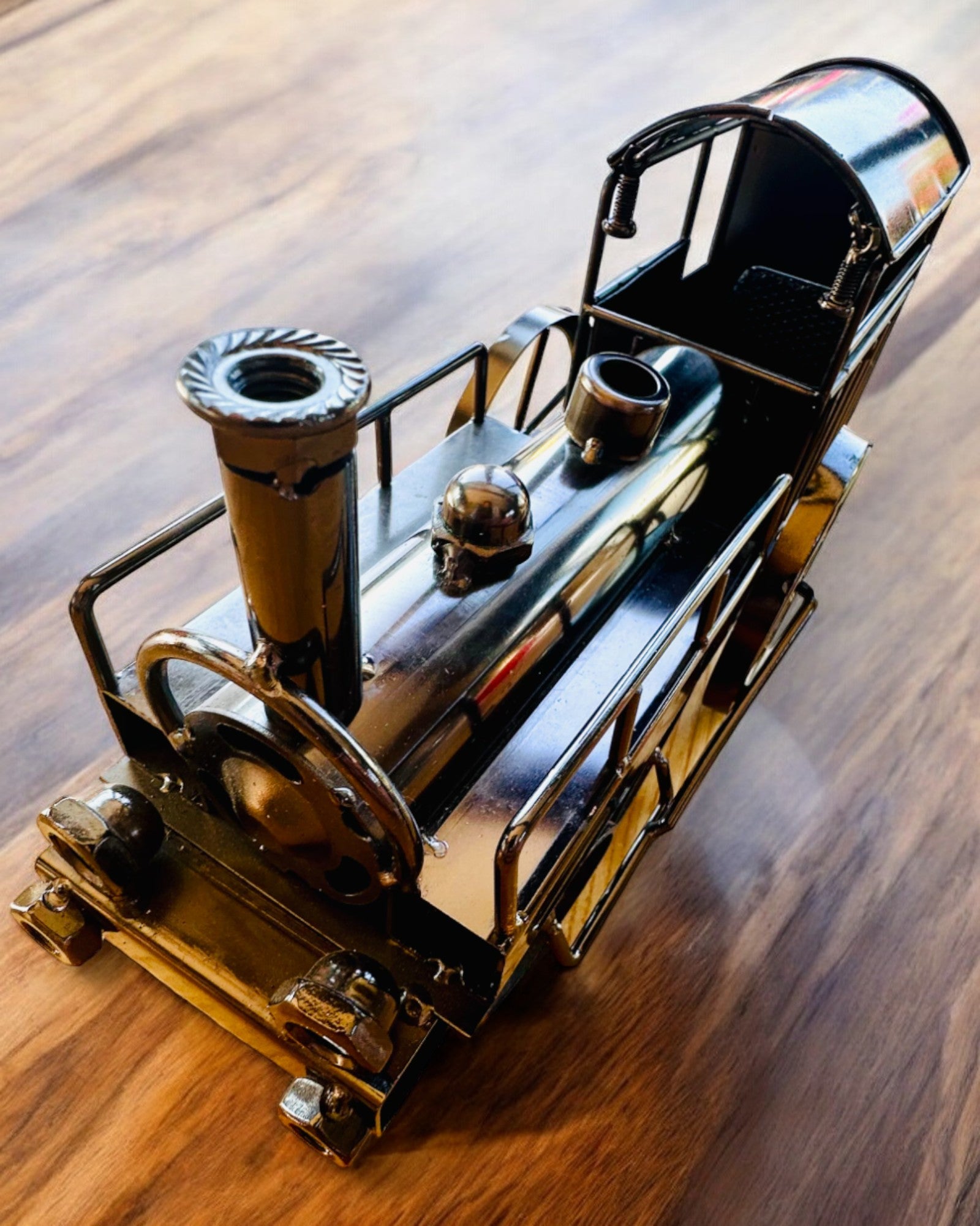 Lokomotive aus Eisen „Retro Express“ – Dekoration, Modell, handgefertigt mit Gravurmöglichkeit als Geschenk