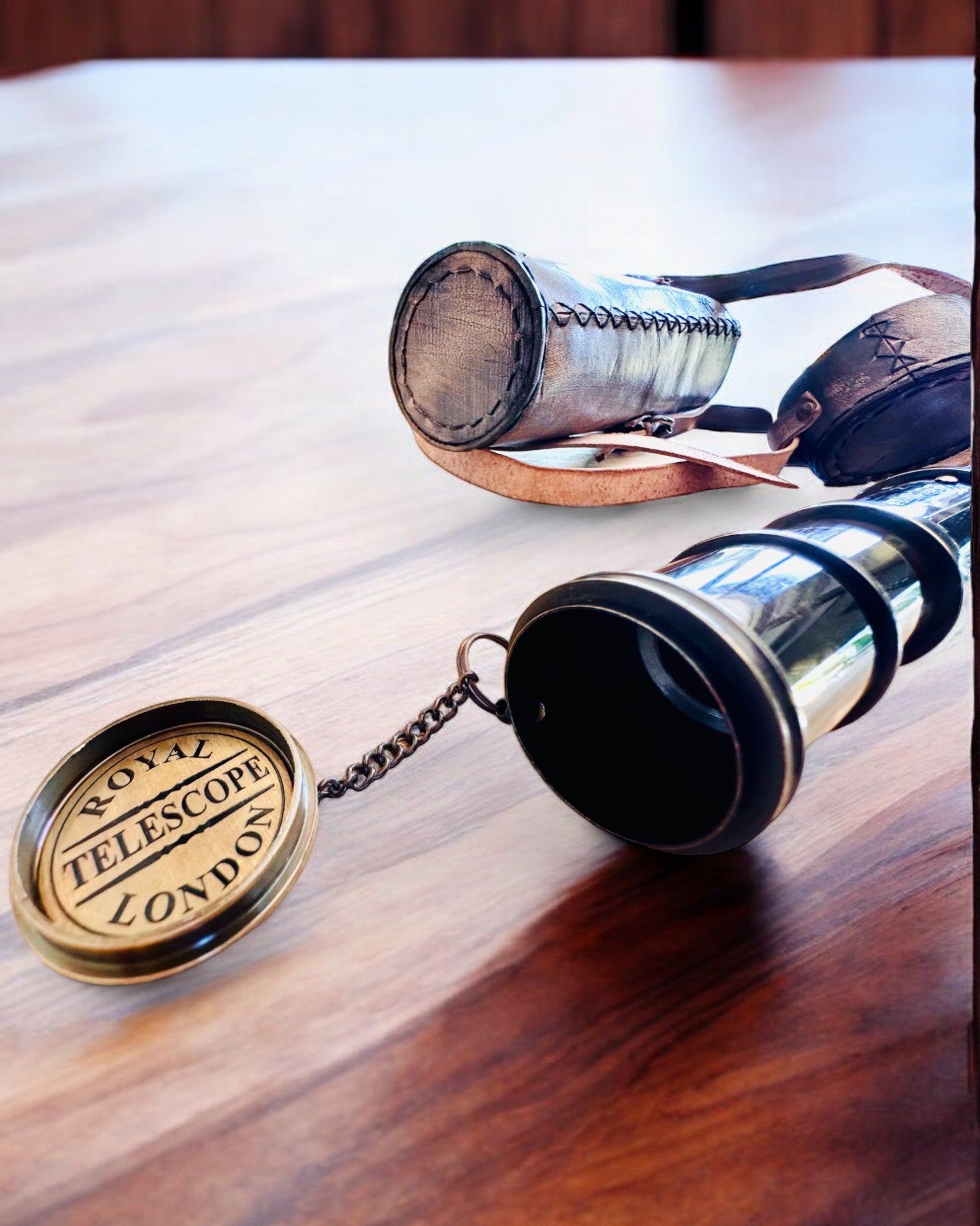 Premium-Fernrohr "Voyager" mit graviertem Fernrohr und Etui aus echtem Leder, Möglichkeit zur Personalisierung mit Gravur als Geschenk