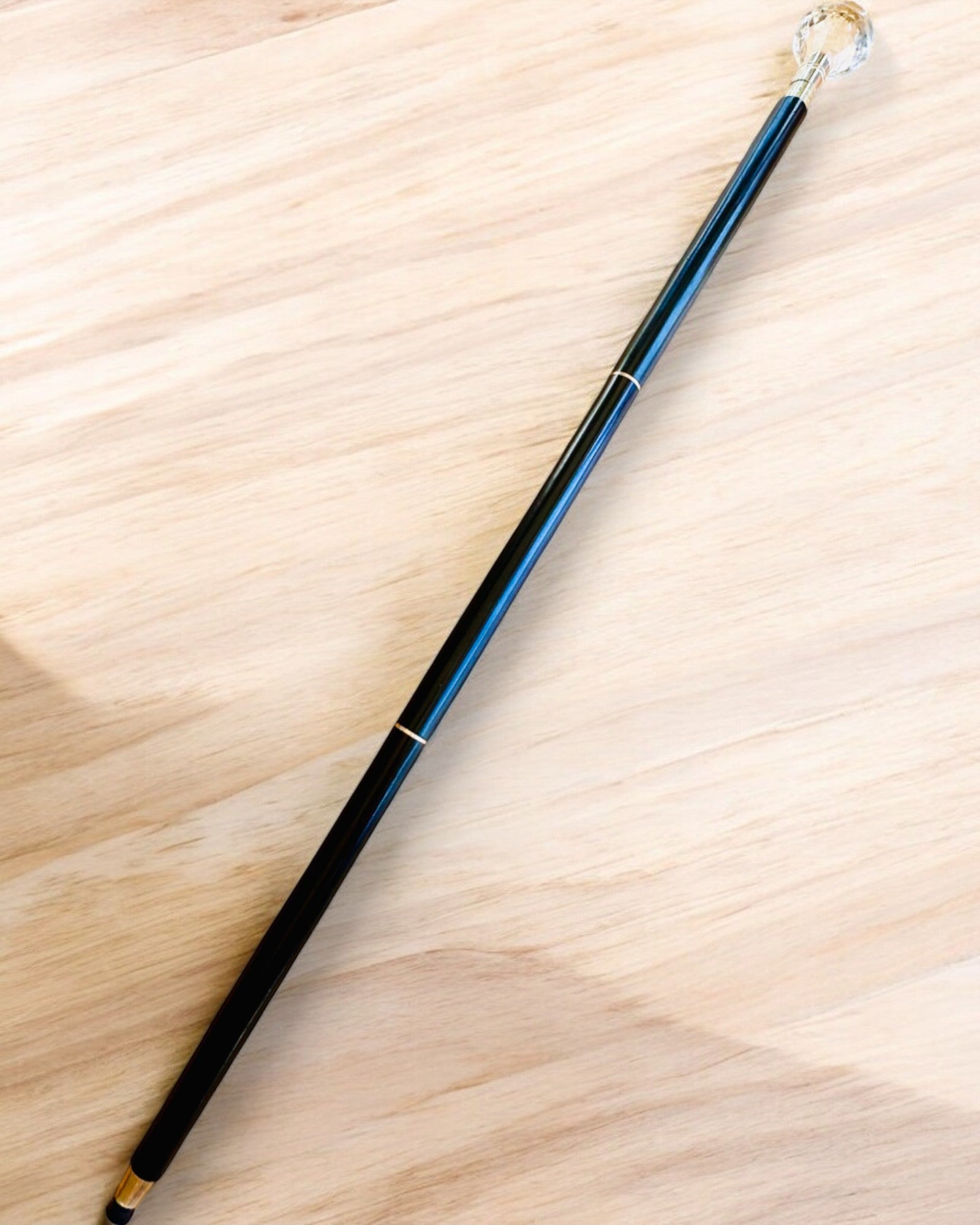 Spazierstock "Weißer Diamant" - Handgefertigt aus Holz, Gravur möglich