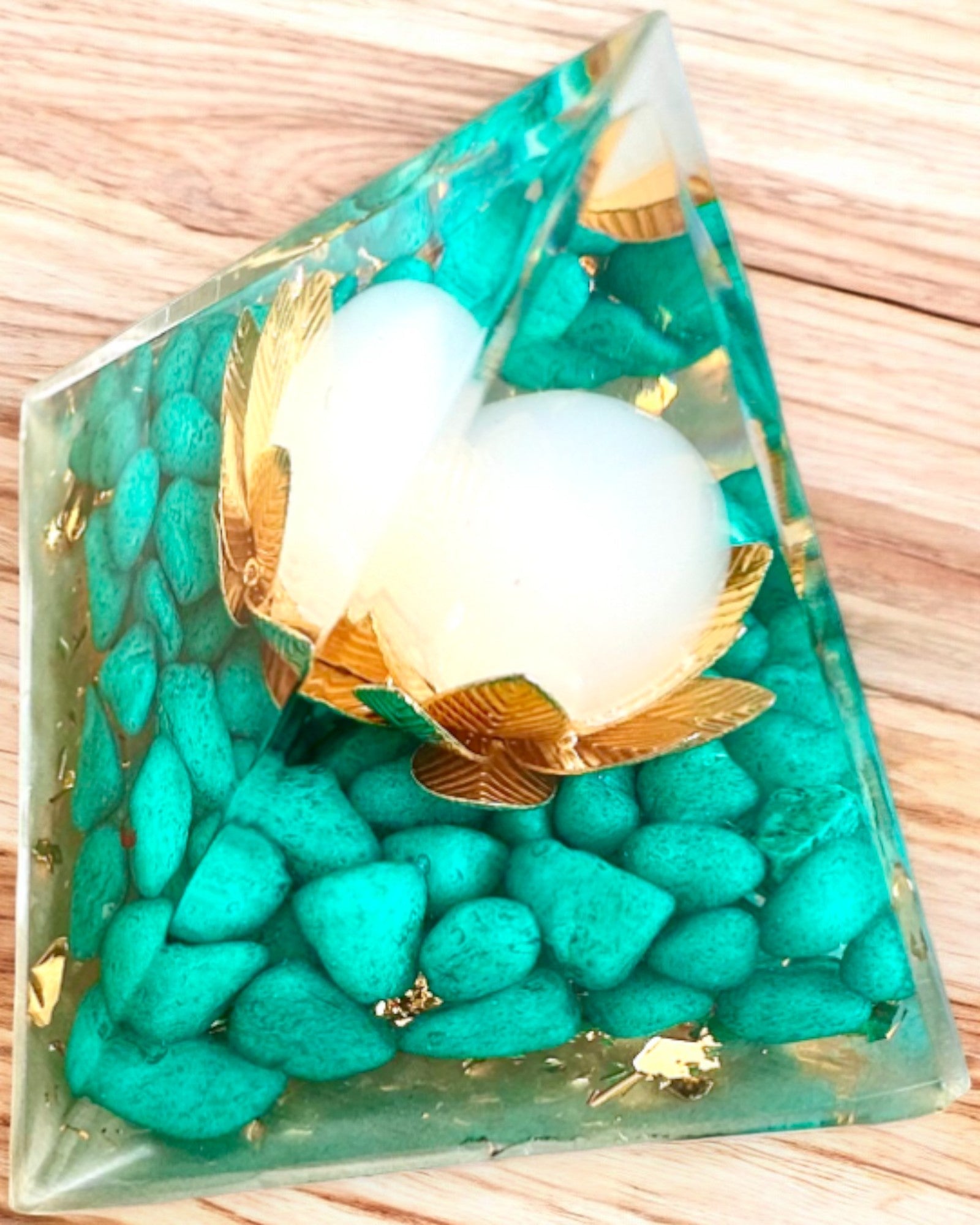 Orgonit-Energiepyramide "Harmonie des Turmalins"