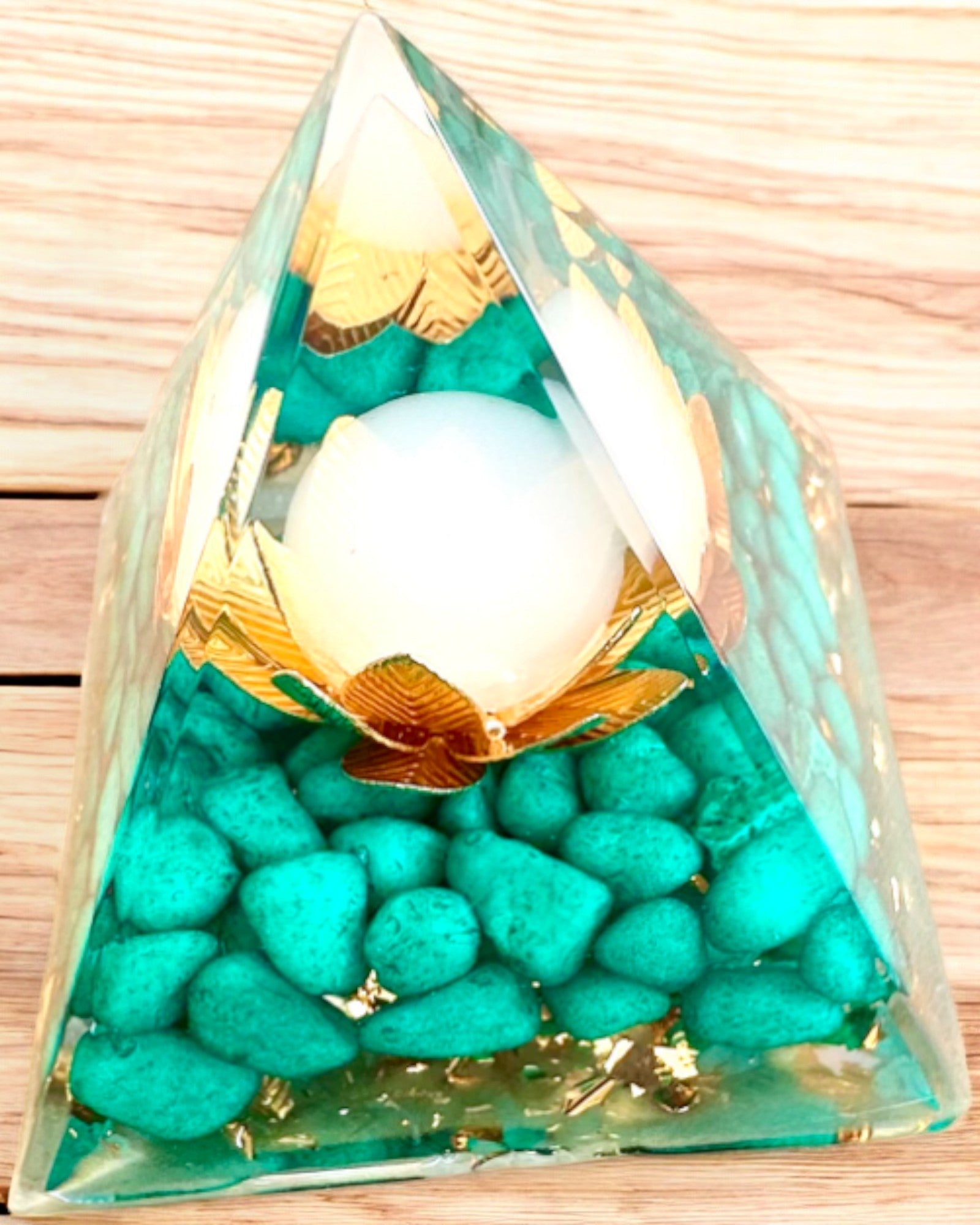 Orgonit-Energiepyramide "Harmonie des Turmalins"