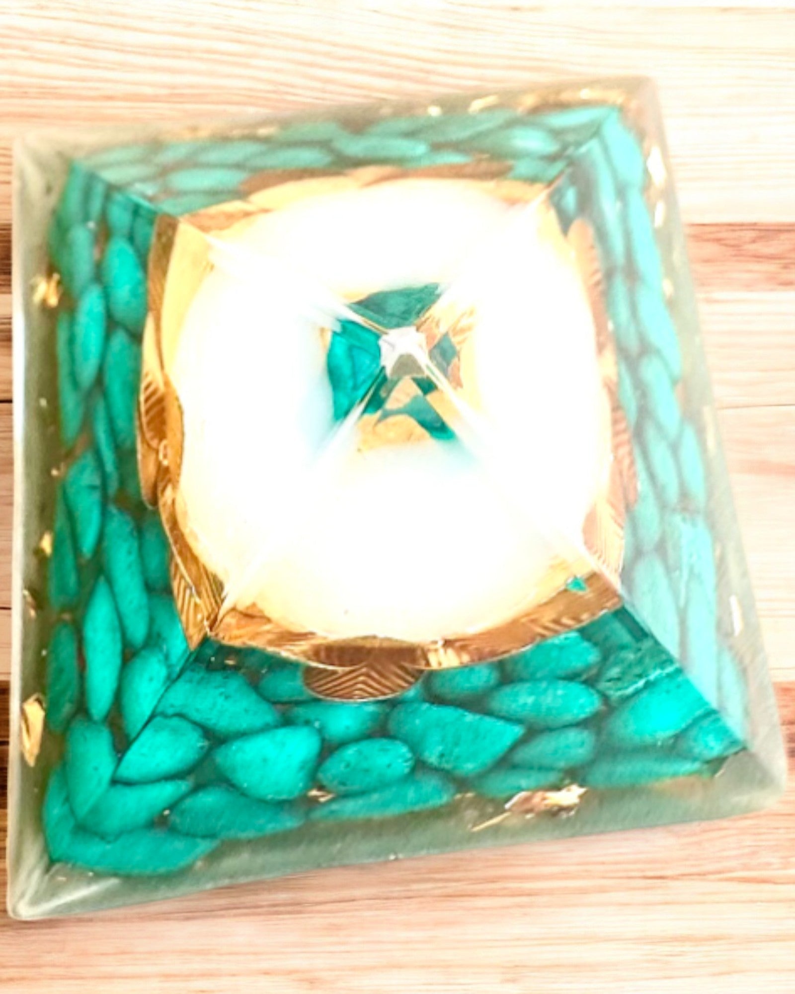 Orgonit-Energiepyramide "Harmonie des Turmalins"