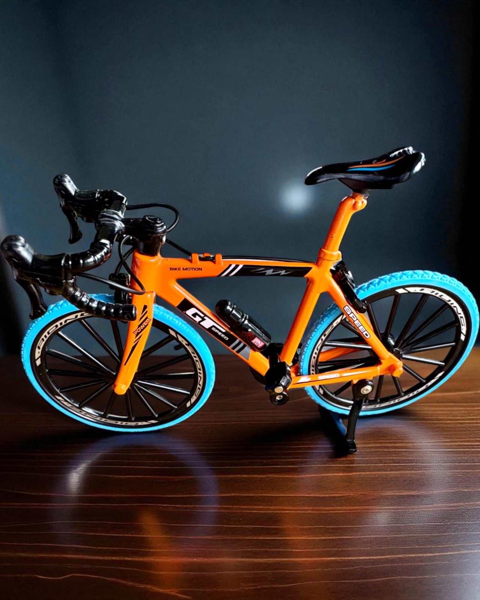 Miniaturmodell aus Metall Fahrrad Sammlerstück "Speed Rider 1.2" – Personalisierung mit Gravur als Geschenk, 2 Farbvarianten