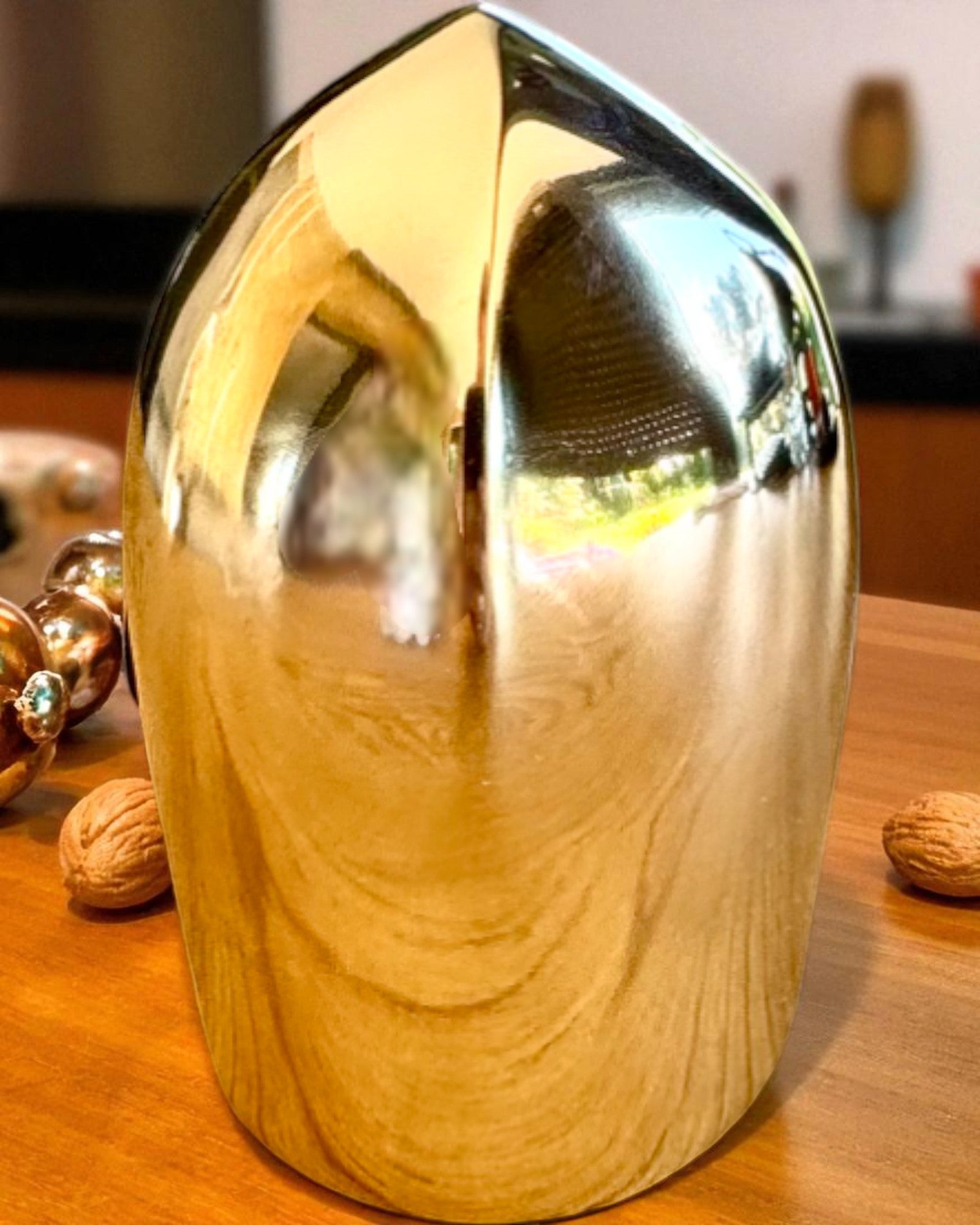 Mini-Ritterhelm „Guardian” aus Messing – handgefertigt, 12 cm, personalisierbar mit Gravur als Geschenk