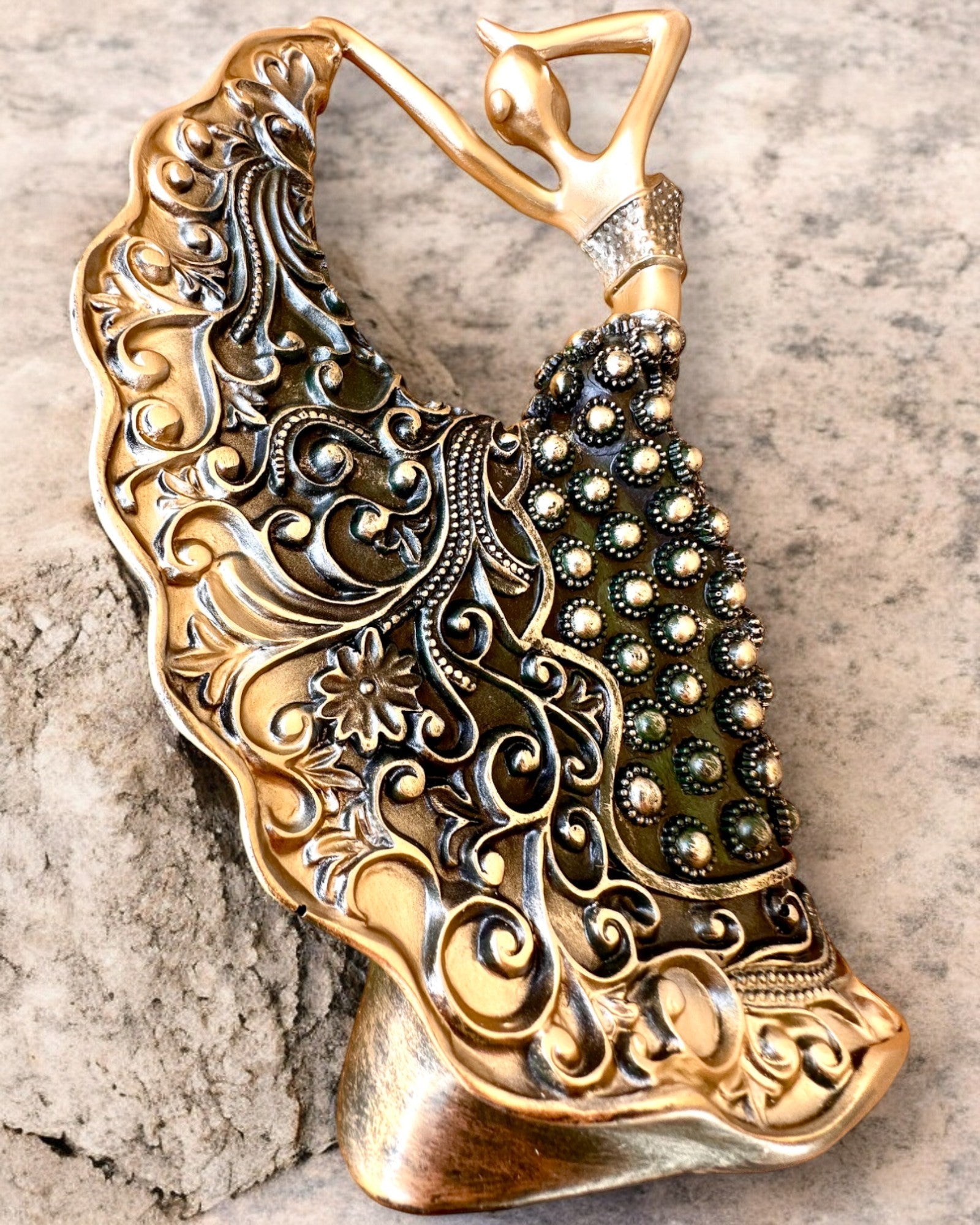 Elegante Skulptur „Tänzerin des Goldenen Glanzes“, 29 cm hoch, mit Gravurmöglichkeit als Geschenk