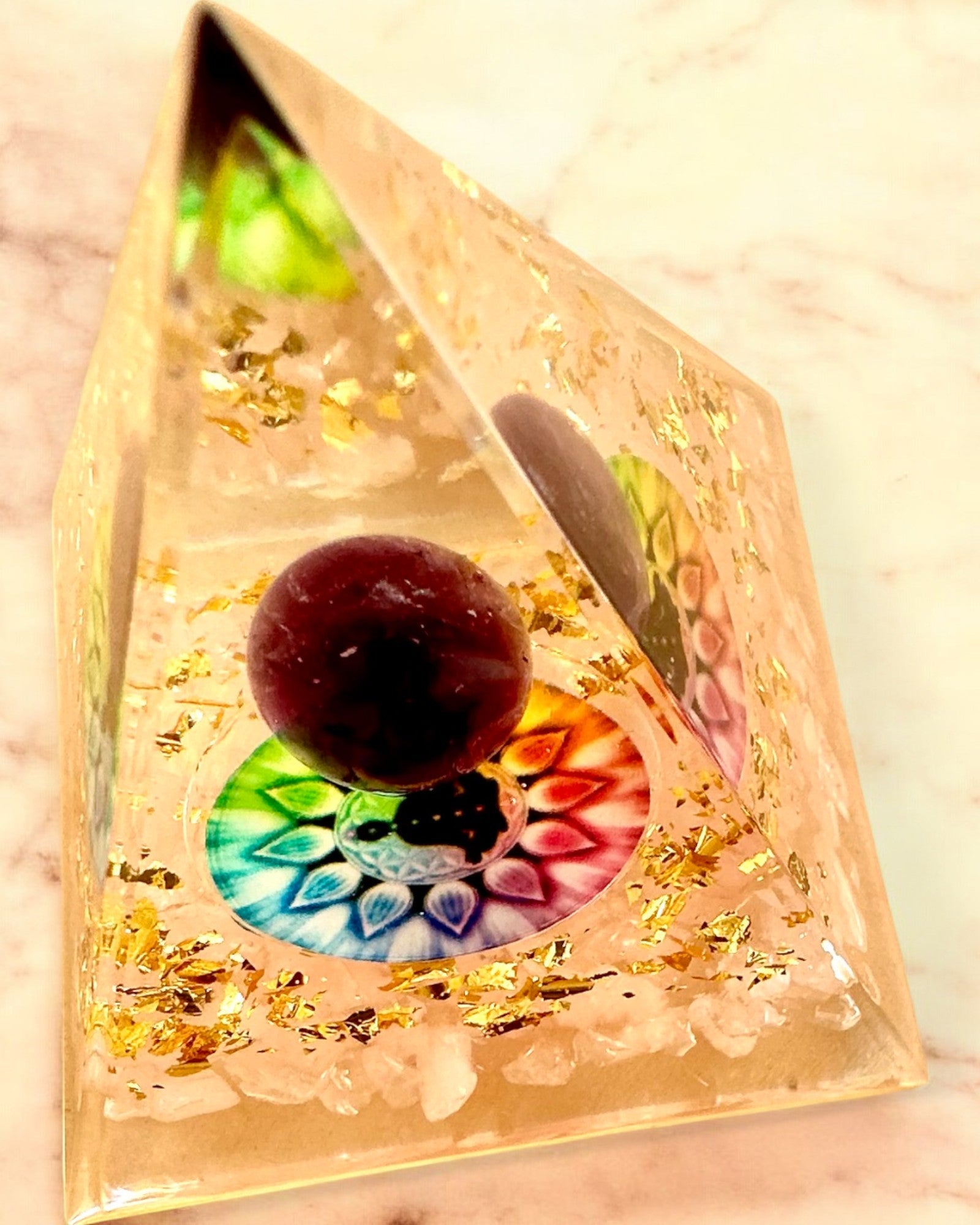 Orgonit-Energiepyramide Energiepyramide „Harmonie des Lichts“ - Kristall, als Geschenk