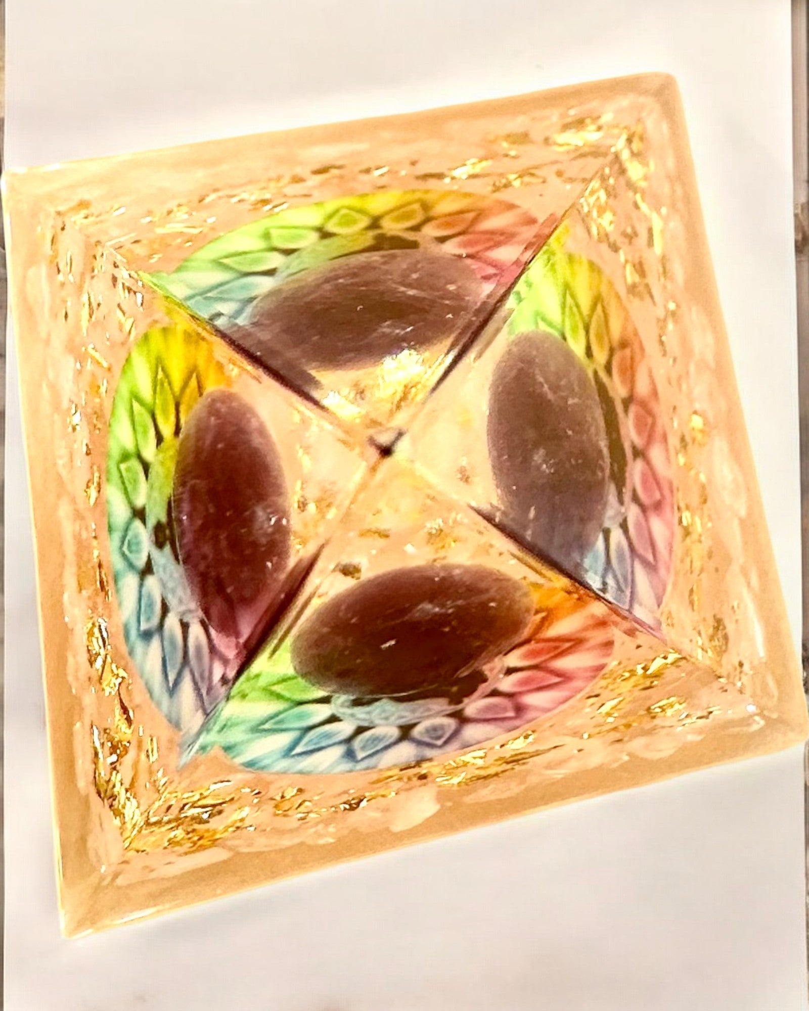 Orgonit-Energiepyramide Energiepyramide „Harmonie des Lichts“ - Kristall, als Geschenk