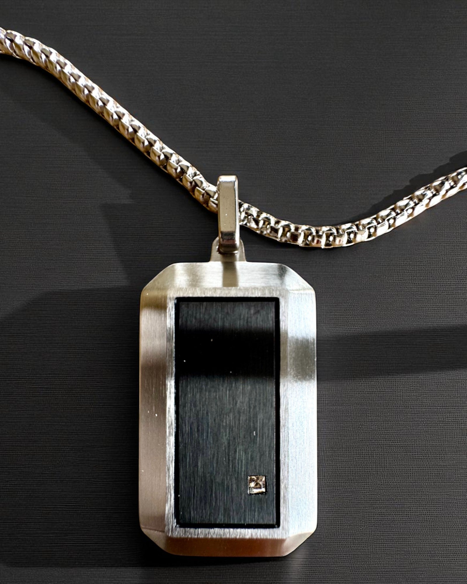 Herren Halskette Dog Tag „SteelVision“ – Edelstahl, 15 Varianten, Personalisierung mit Gravur
