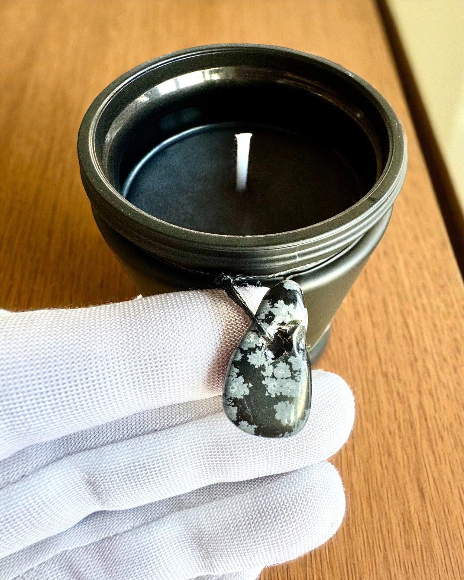 Intentionale Sojakerze Obsidian – Selbstbewusstsein und innere Stärke, 250 ml, personalisierbar als Geschenk