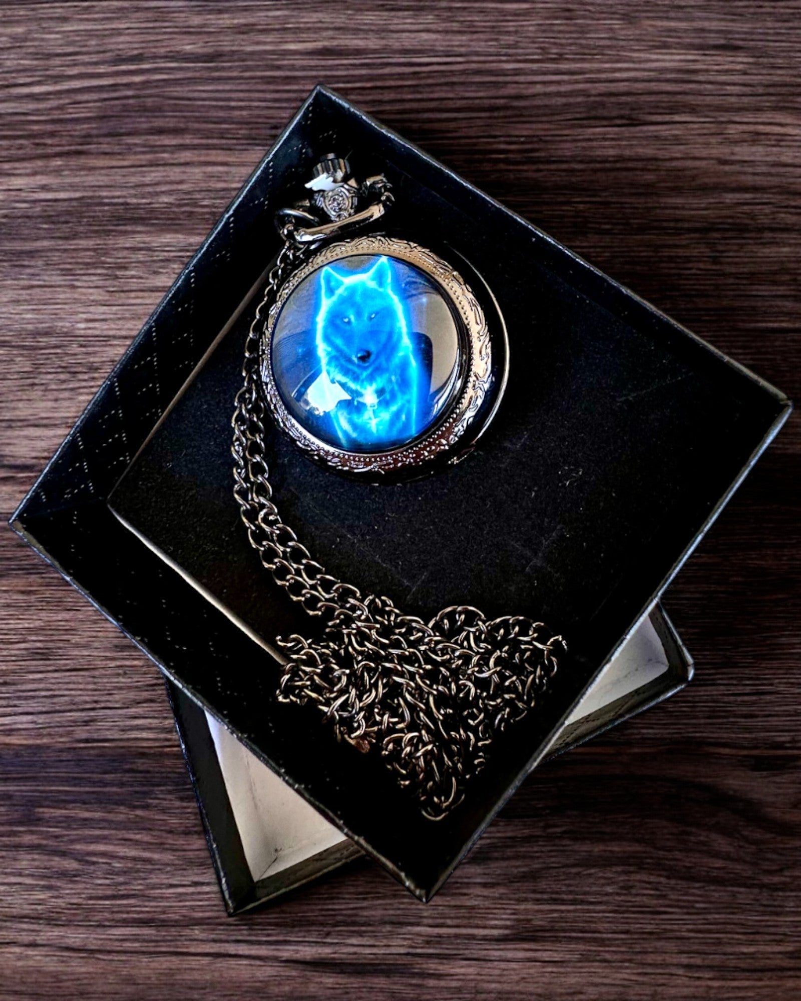 Taschenuhr Lunar Wolf – Mondwolf-Uhr, mit der Möglichkeit zur Personalisierung durch Gravur als Geschenk