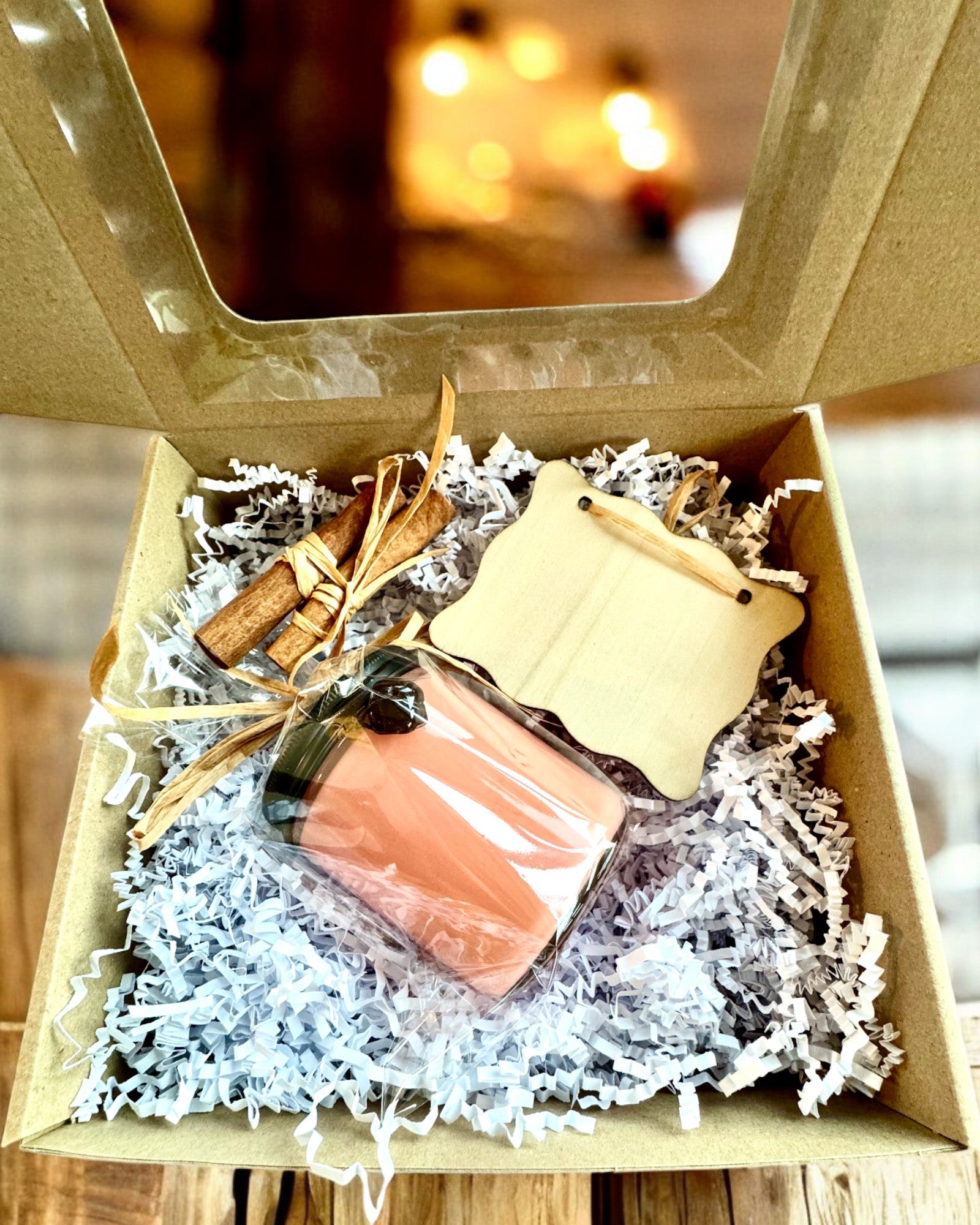 Intentionale Sojakerze 250 ml mit Naturstein – wählen Sie Ihre Energie: Citrin oder Granat, Personalisierung mit Gravur als Geschenk