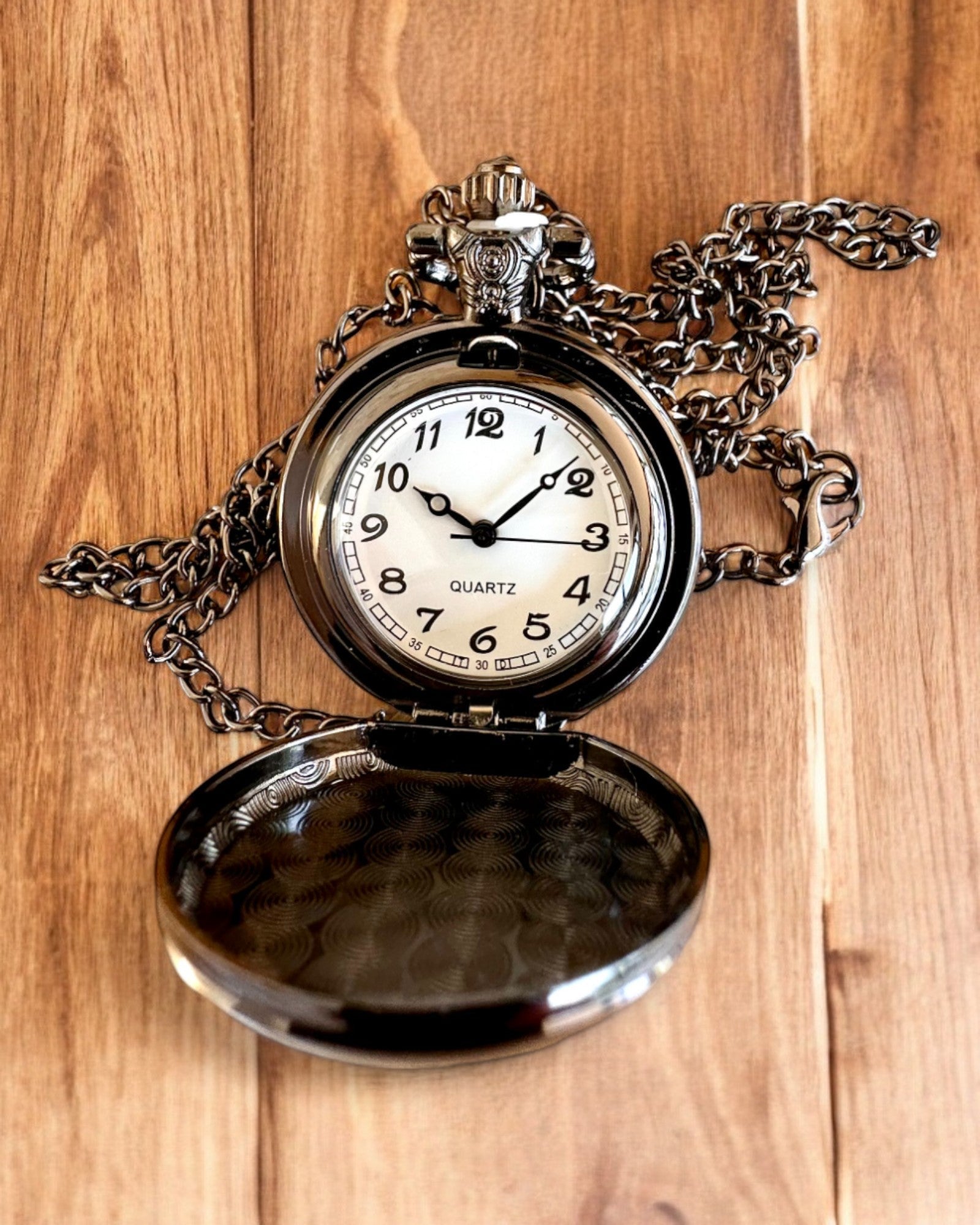 Taschenuhr "Tygriseleganz" aus Edelstahl mit Gravuroption als Geschenk