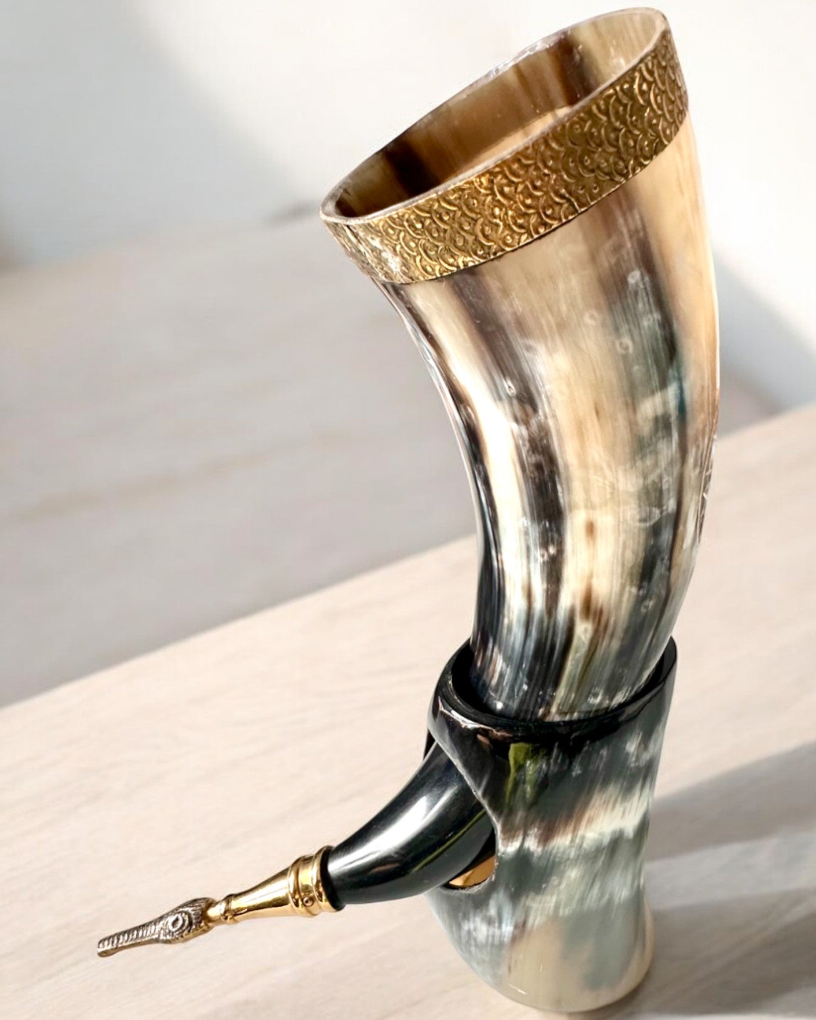 Hornbecher "Viking Valor" - Handgraviert, Premium Qualität - 4 Varianten zur Auswahl