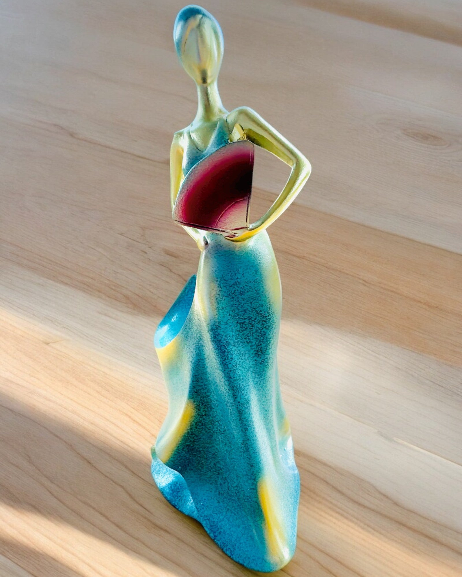 Eleganter Flaschenhalter - Damenstatue - Personalisierung mit Gravur, 2 Varianten zur Auswahl