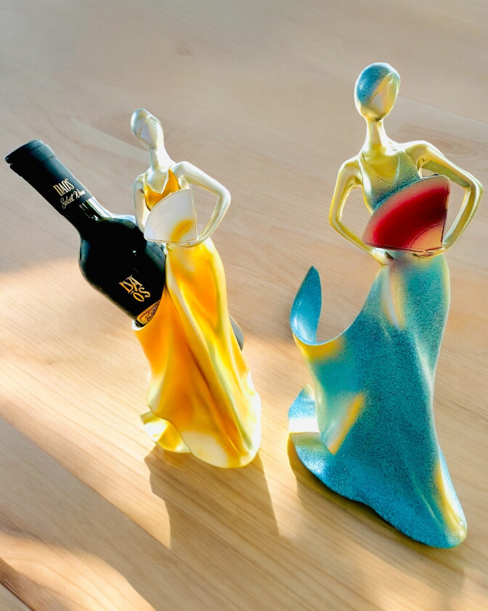 Eleganter Flaschenhalter - Damenstatue - Personalisierung mit Gravur, 2 Varianten zur Auswahl