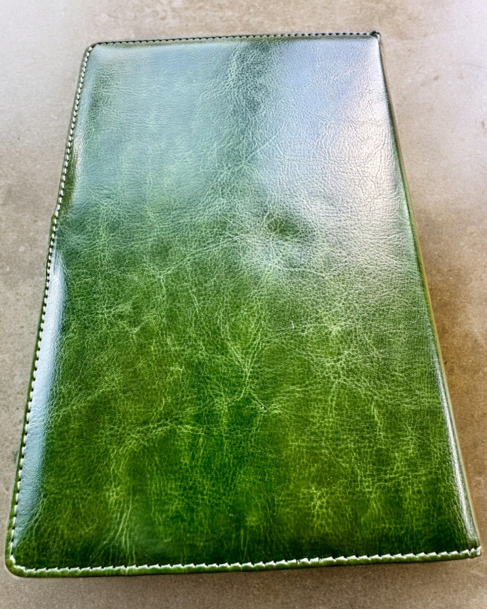 Exklusives Leder-Notizbuch "Sekretnik" A5 mit Zahlenschloss - Personalisierung mit Gravur