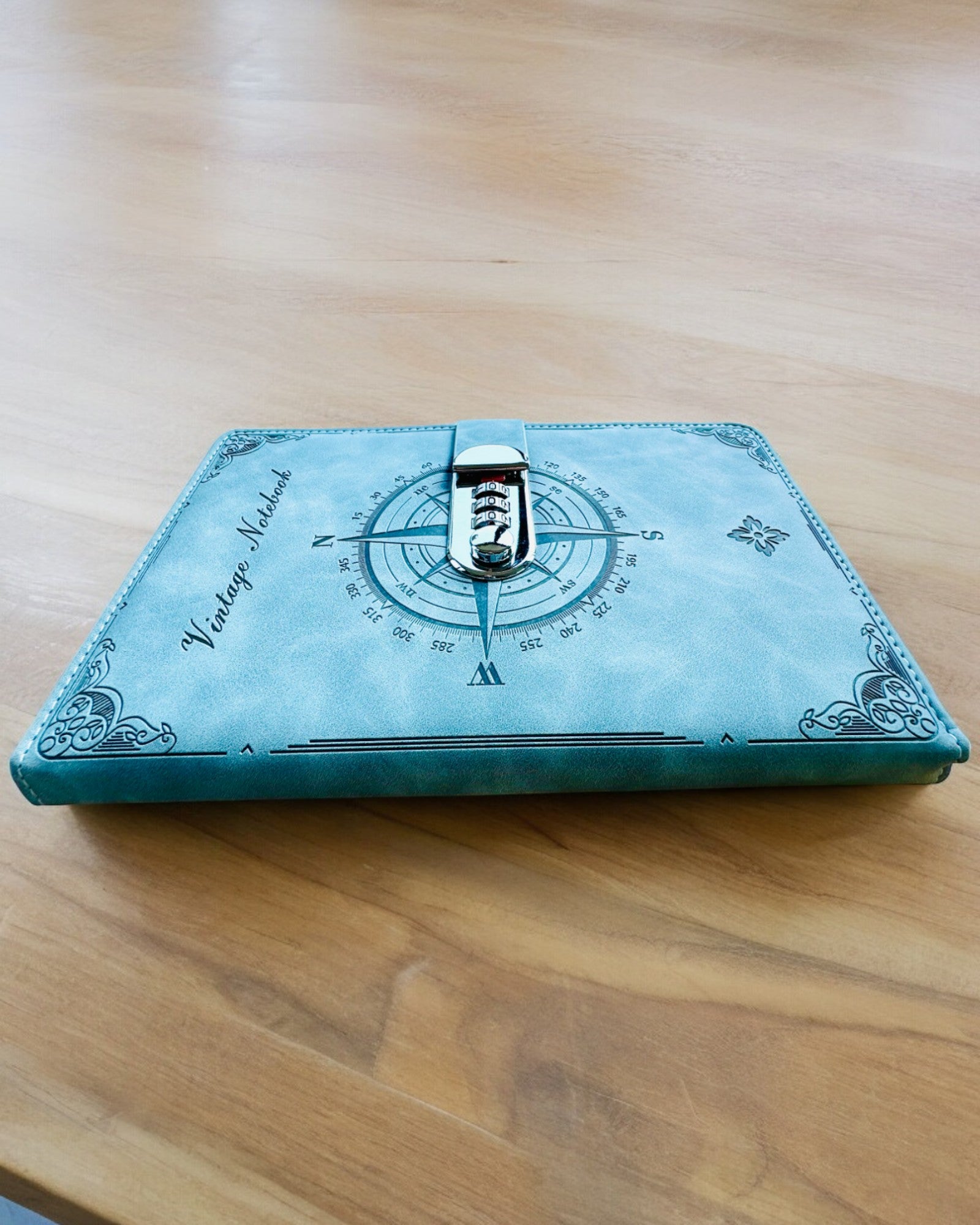 Geheimes Notizbuch A5 Vintage mit Zahlenschloss - Wählen Sie Ihren Stil, Personalisierung mit Gravur als Geschenk