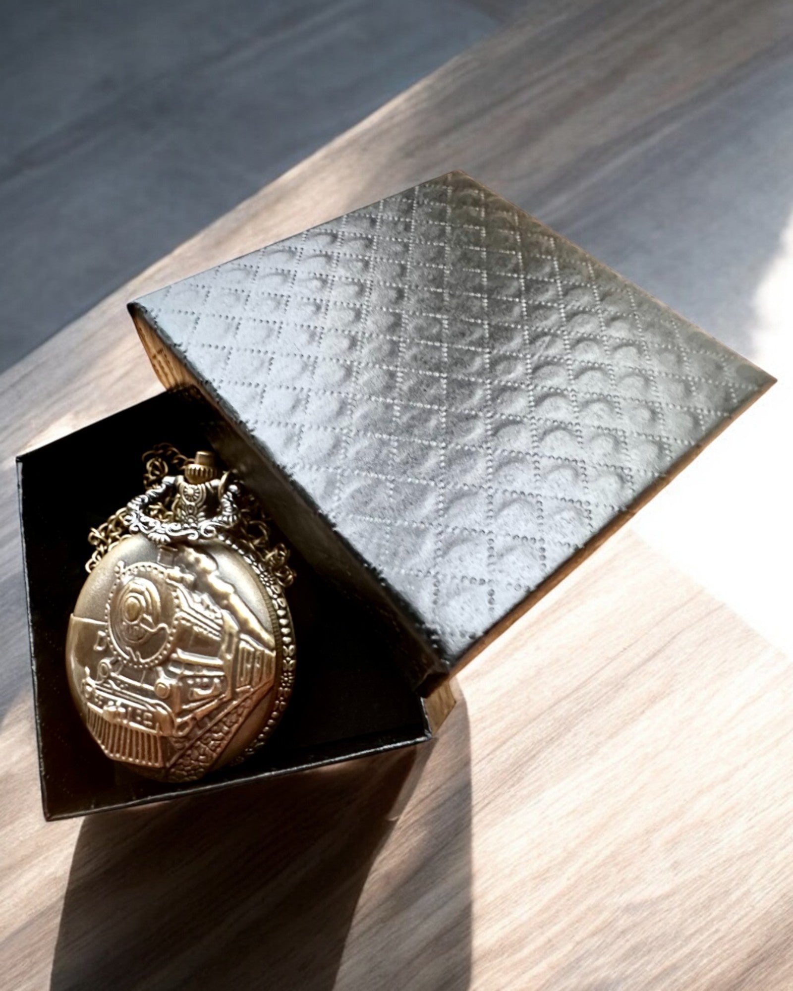 Taschenuhr Zeitlokomotive mit Gravur, als Geschenk, Zugmotiv