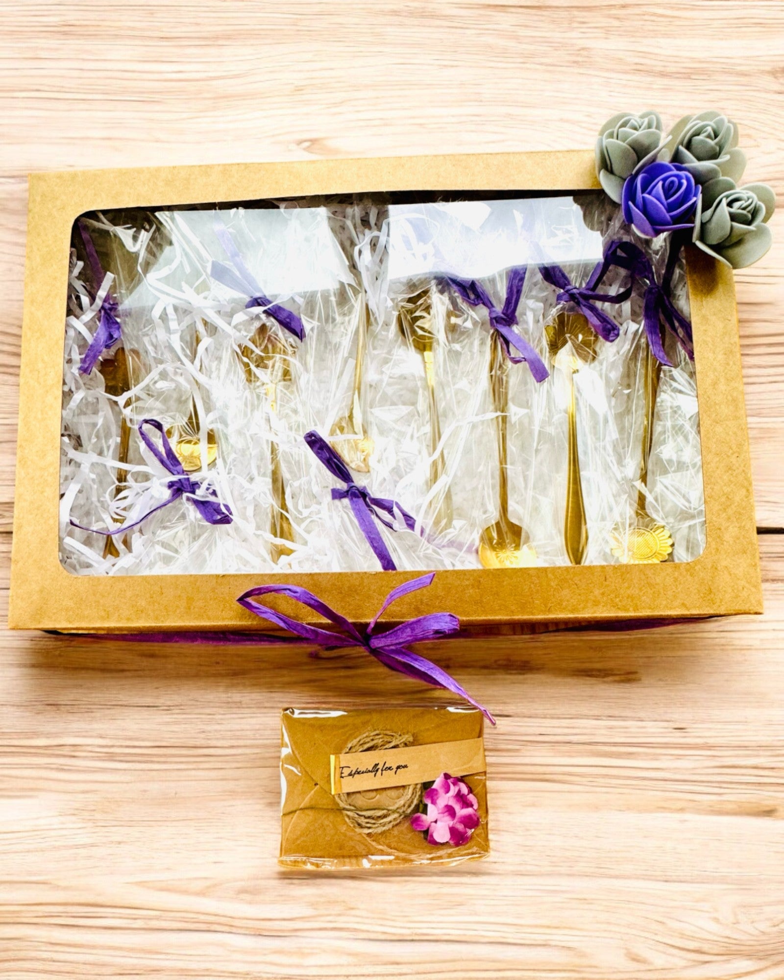 Zestaw Łyżeczek "Kwiatowa Rapsodia" - Personalisierung mit Gravur als Geschenk, 2 Varianten zur Auswahl