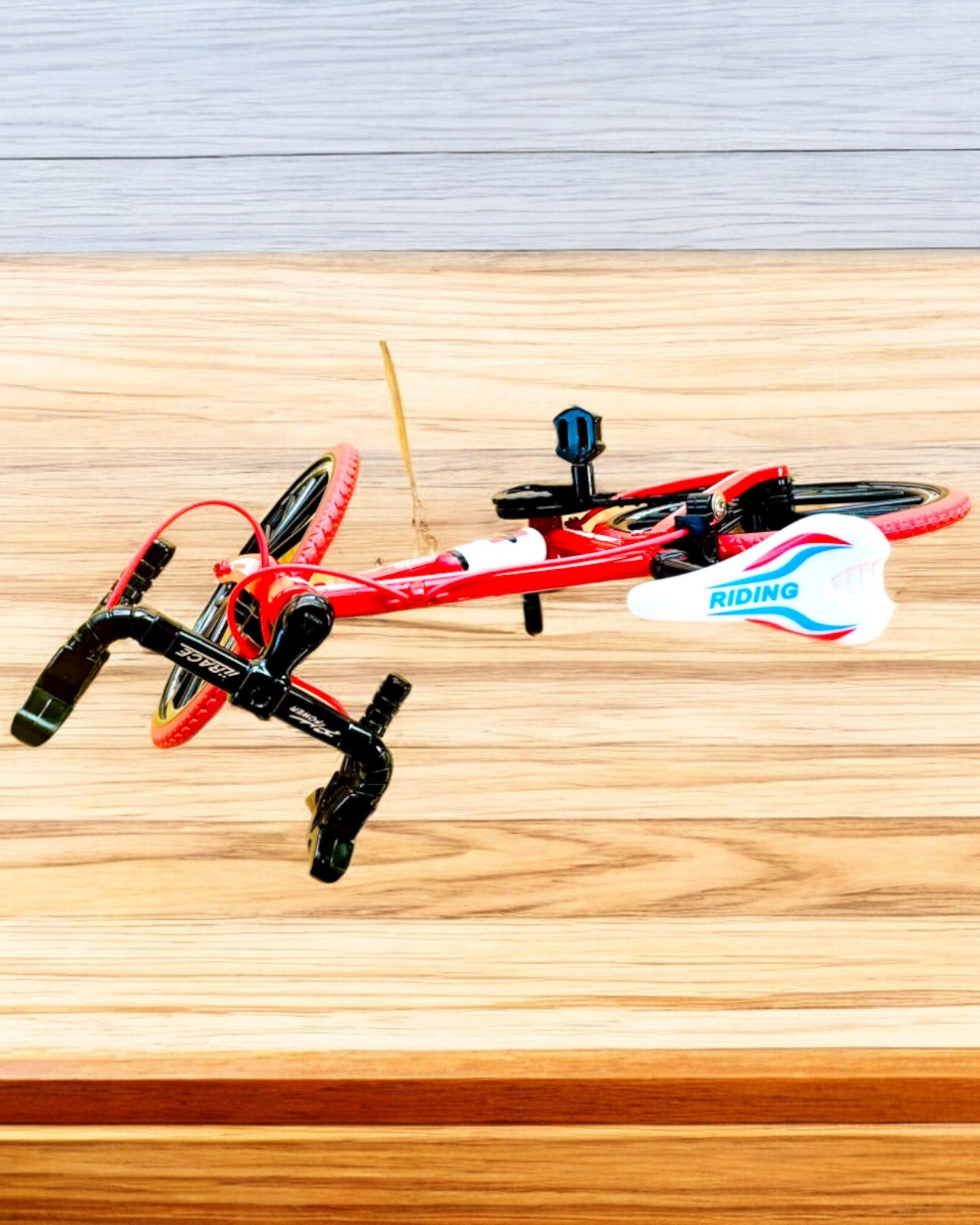 Miniaturmodell Metallfahrrad Roter "SpeedMaster" mit Gravur personalisiert als Geschenk, 2 Farbvarianten