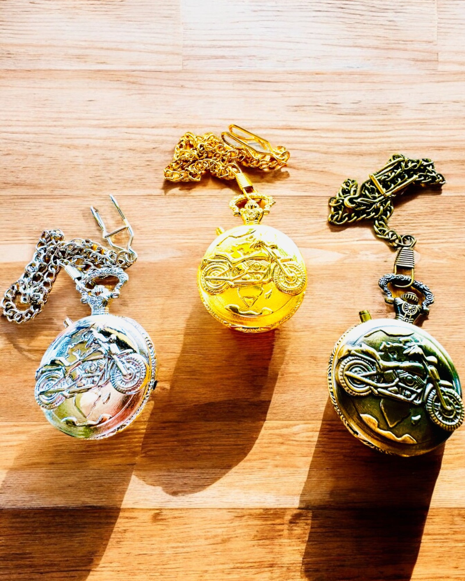 Taschenuhr "Motorrad-Elegant 2" – Gravur als Geschenk, 3 Farbvarianten