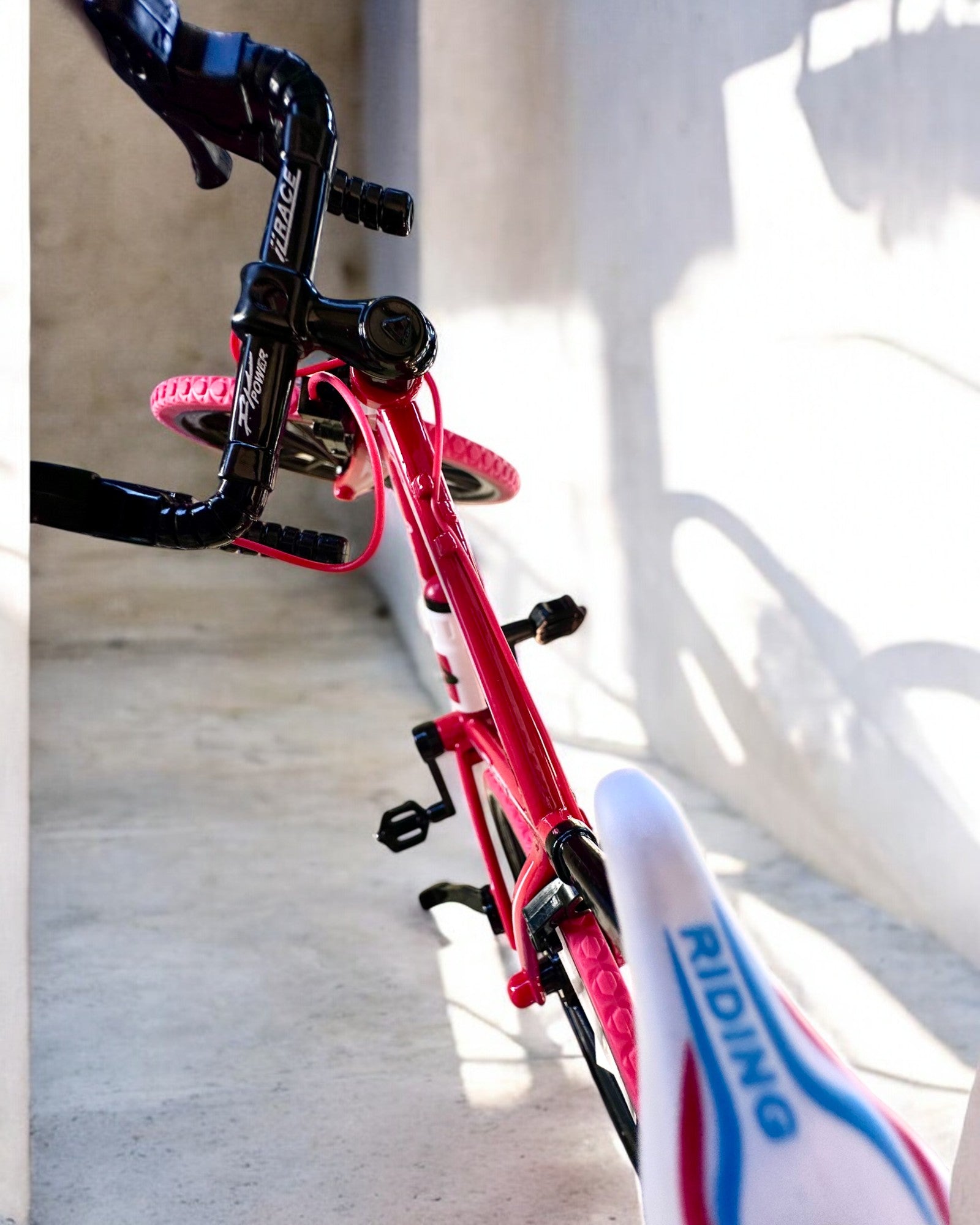 Miniaturmodell Metallfahrrad Roter "SpeedMaster" mit Gravur personalisiert als Geschenk, 2 Farbvarianten