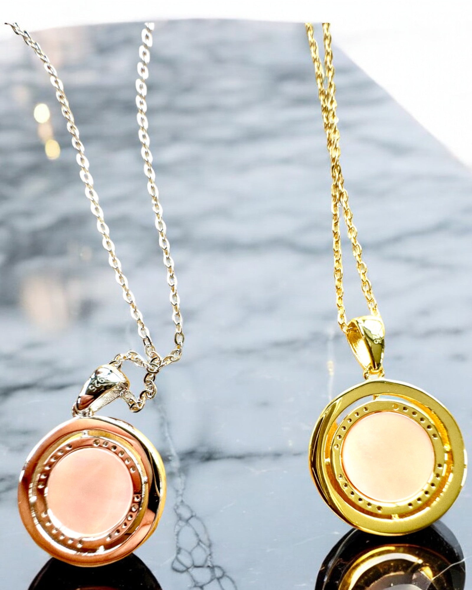 Kompass-Halskette "Sternrichtung", personalisierbar mit Gravur, 2 Farbvarianten zur Auswahl