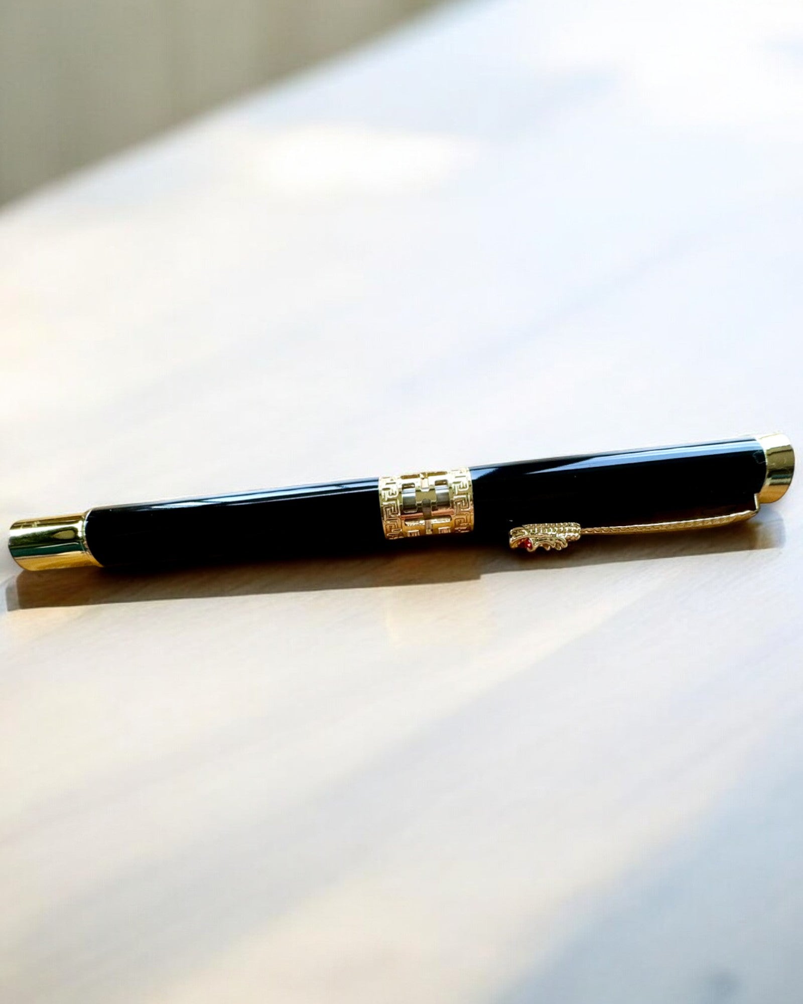 Eleganter Drachenkugelschreiber, 3 Farbvarianten, Möglichkeit zur Personalisierung mit Gravur als Geschenk