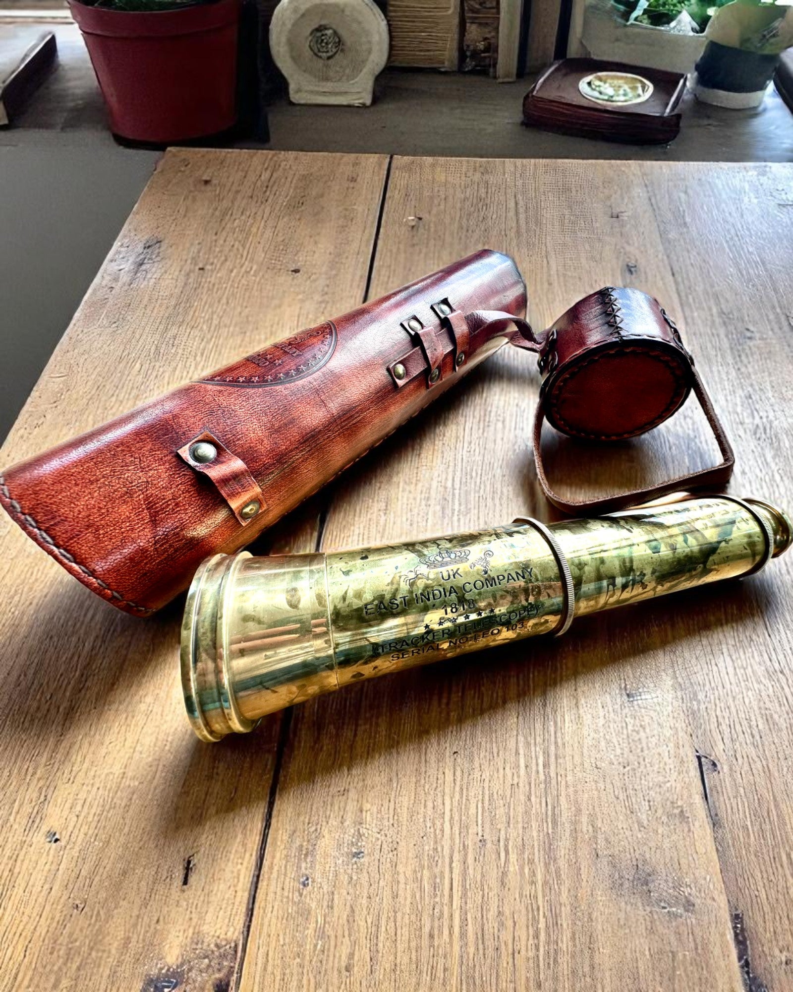 Königliches Fernrohr „Voyager 1818“ – Exklusiv, Messing, 83 cm, handgefertigt, Etui aus echtem Leder – Sammleredition, Personalisierung mit Gravur als Geschenk