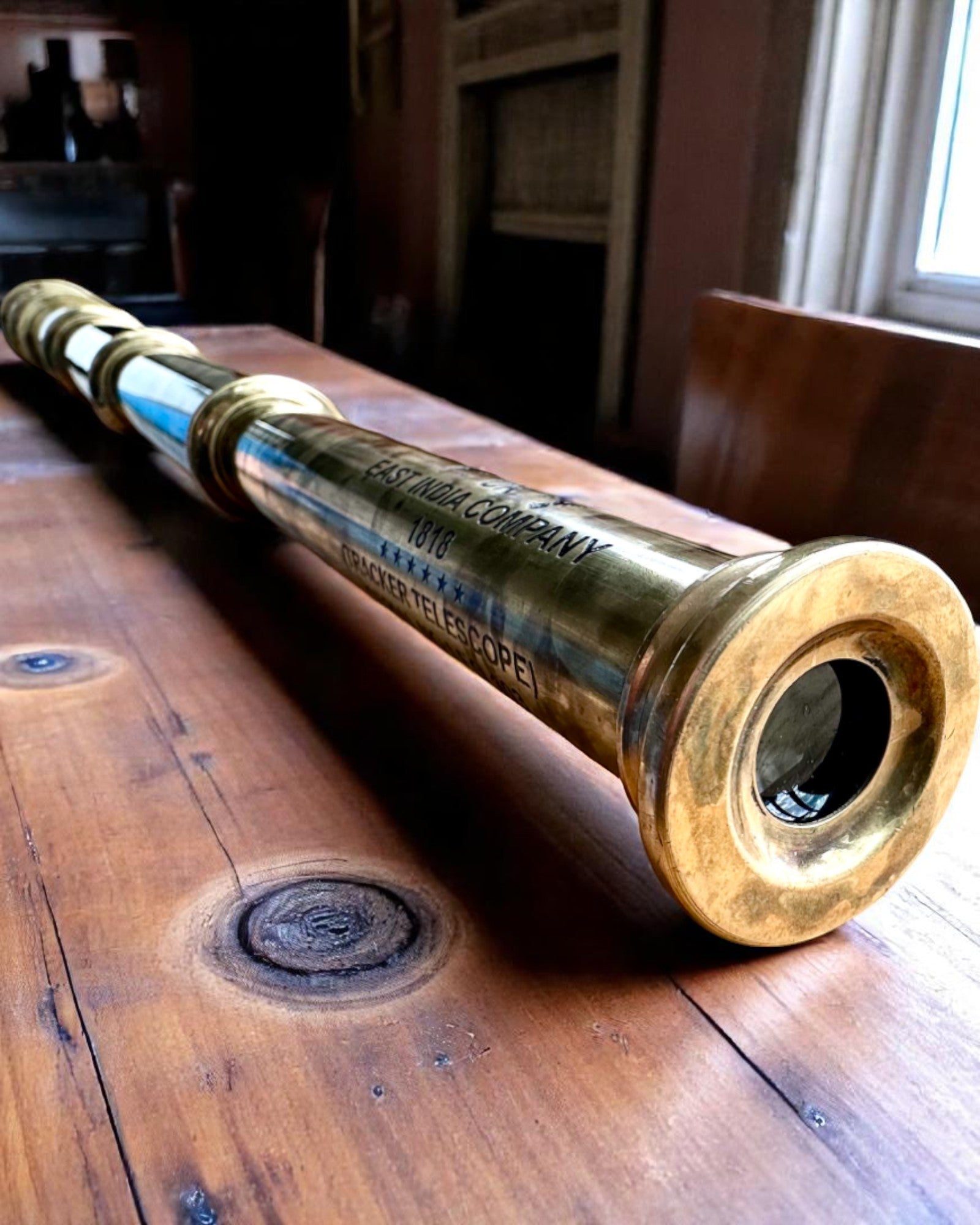 Königliches Fernrohr „Voyager 1818“ – Exklusiv, Messing, 83 cm, handgefertigt, Etui aus echtem Leder – Sammleredition, Personalisierung mit Gravur als Geschenk