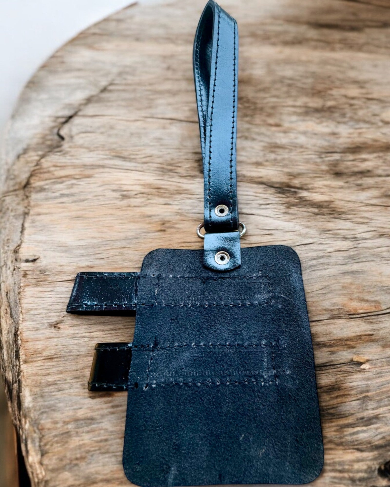 Schutzhülle Schwarzer Panther für Gehstock mit Gravuroption - Handgefertigt aus echtem Leder