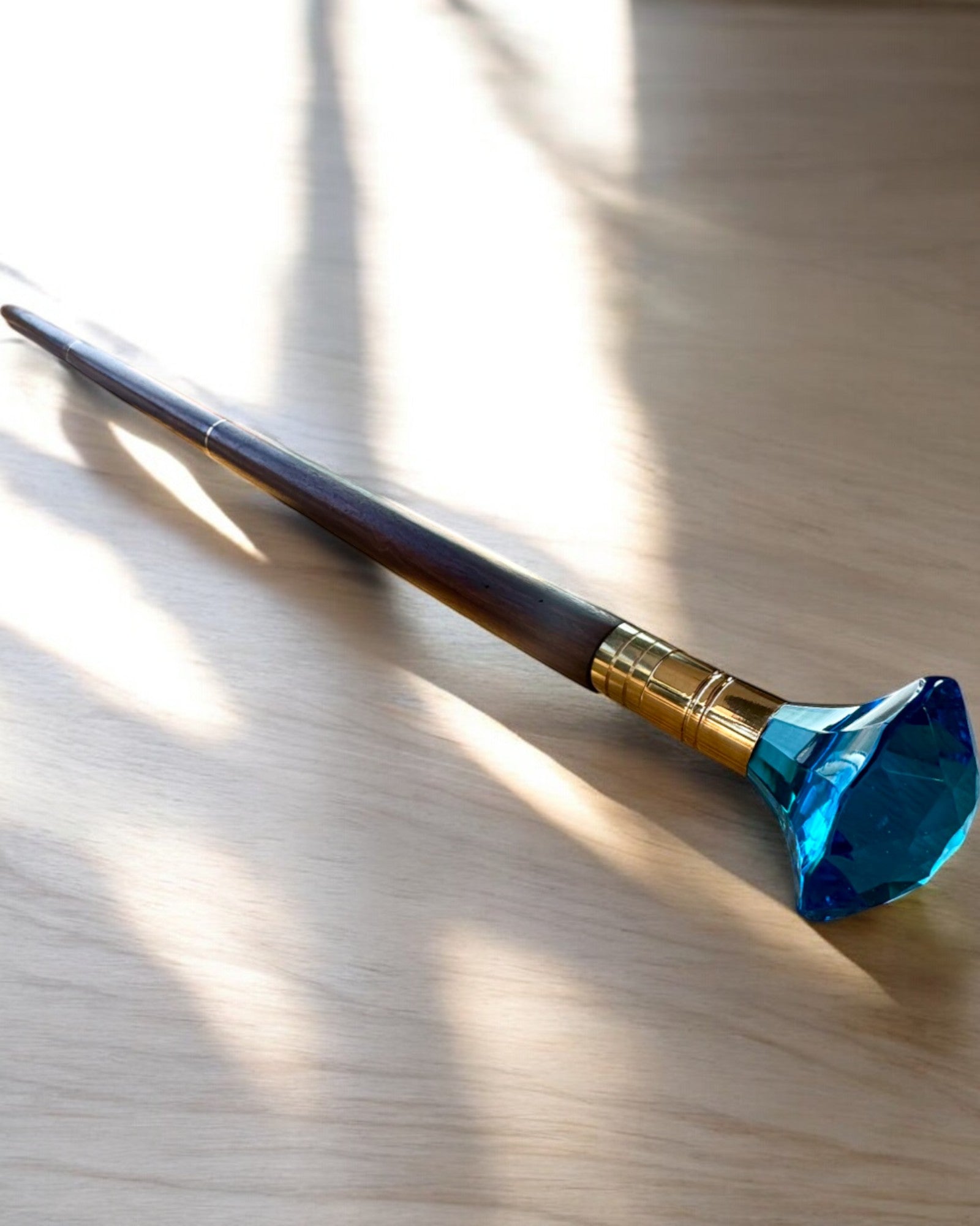 Spazierstock "Diamant in Bronze" - Handgefertigt aus Holz, Gravur möglich