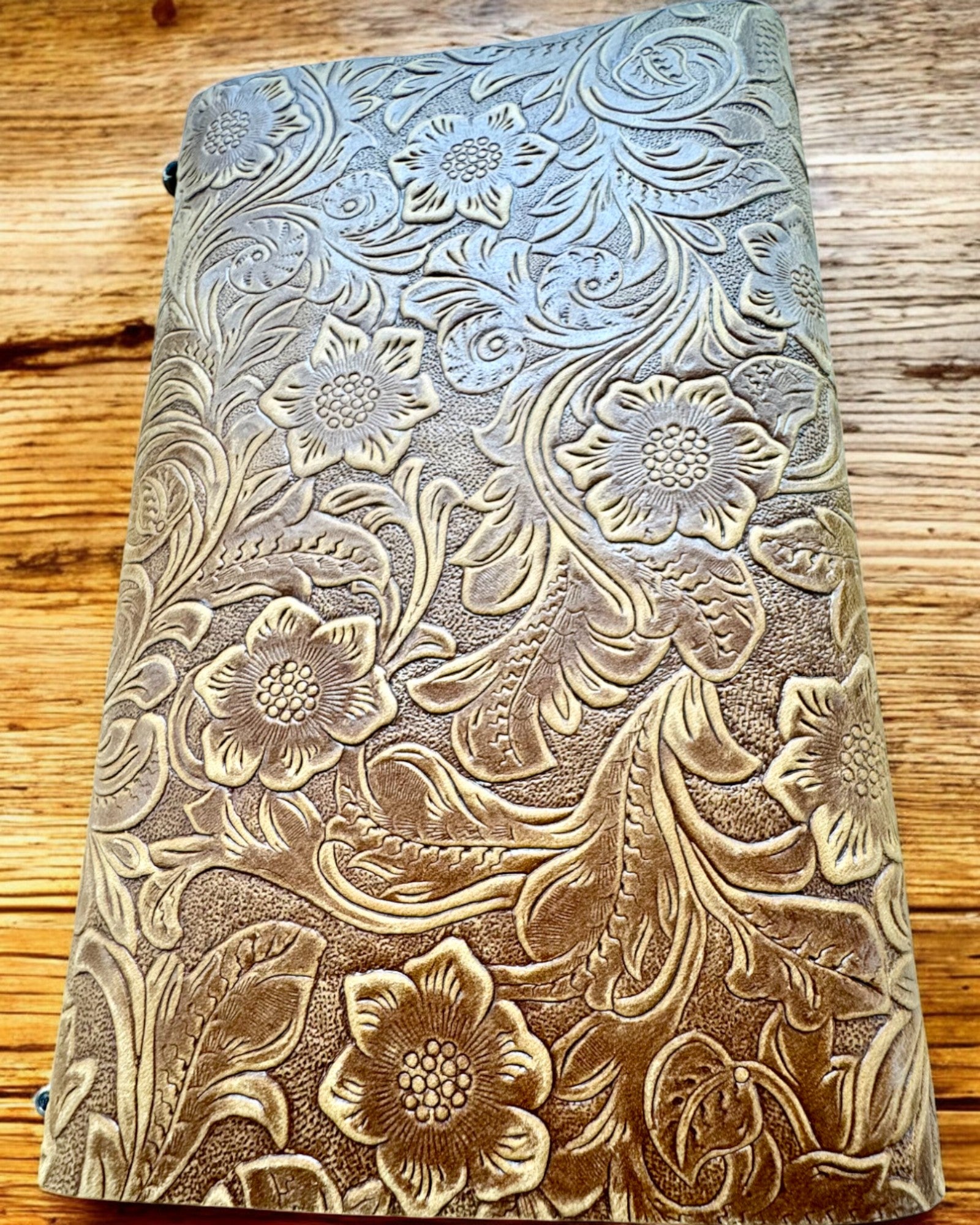 Luxuriöses Retro-Notizbuch mit Ledereinband - "Vintage Elegance", 480 Seiten, personalisierbar mit Gravur