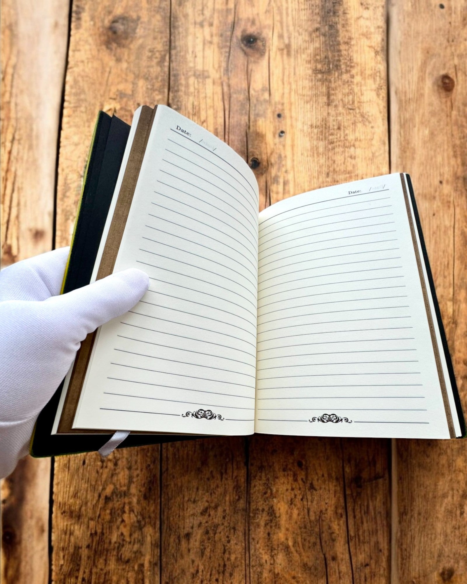 Waldhirsch Notizbuch mit Hirschmotiv, A5 - Personalisierung mit Gravur als Geschenk