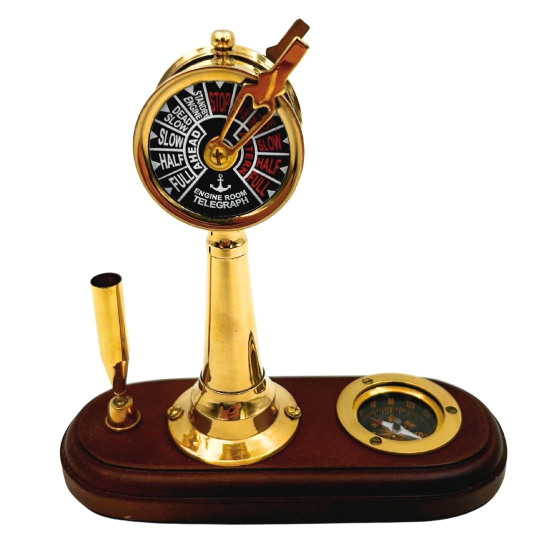 Elegantes Schreibtischset mit Gravur – Maschinentelegraf, Kompass und Stifthalter auf Holzsockel – Perfektes Geschenk für Segler, Manager oder Retro-Stil-Liebhaber – Hochwertiges Messing und Holz, Maße 16,5 x 6 x 16,8 cm