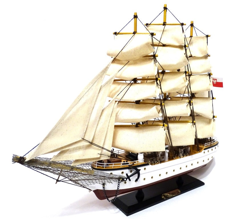 Modell des Segelschiffs Dar Pomorza 50 cm mit Möglichkeit zur personalisierten Gravur