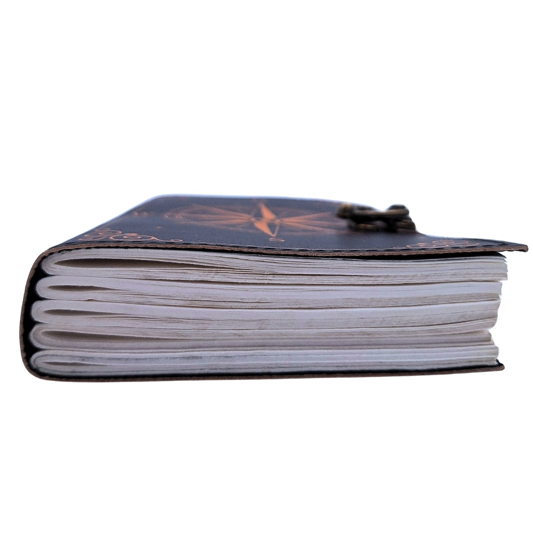 Retro Leder-Notizbuch Windrose Schwarz-Gold mit personalisierter Gravur