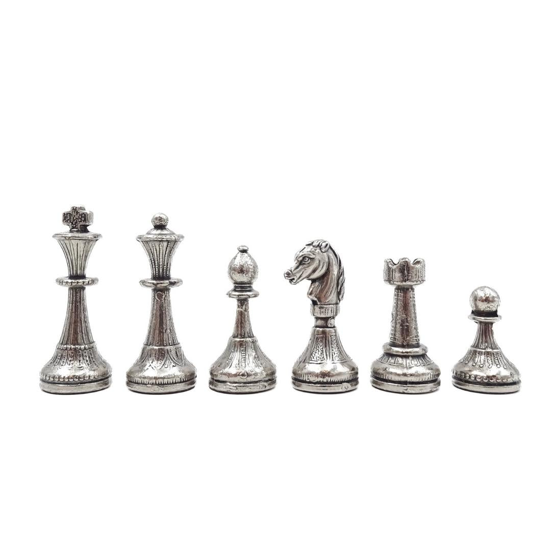 Exklusive Metall-Schachfiguren Italfama 28x28 cm mit personalisierbarer Gravur, braun-schachbrettmuster, Figuren gold-silbrig
