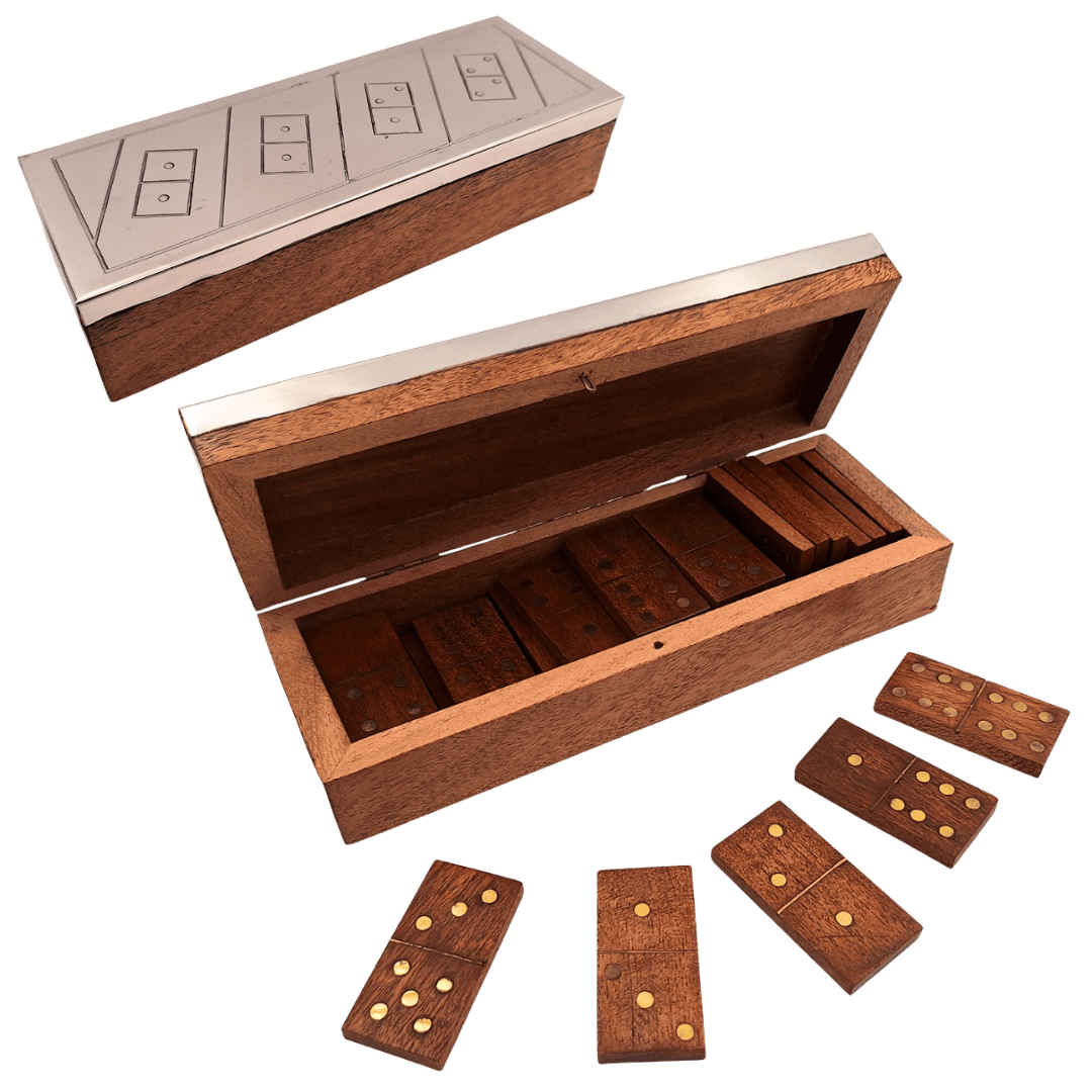 Elegantes Domino in Holzkiste mit Aluminiumdeckel