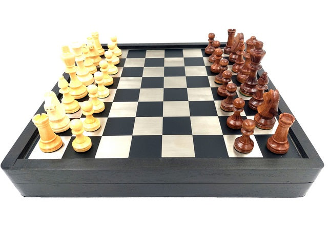 Elegantes Schachset Holz-Metall 33x33 cm mit Gravur-Personalisierung